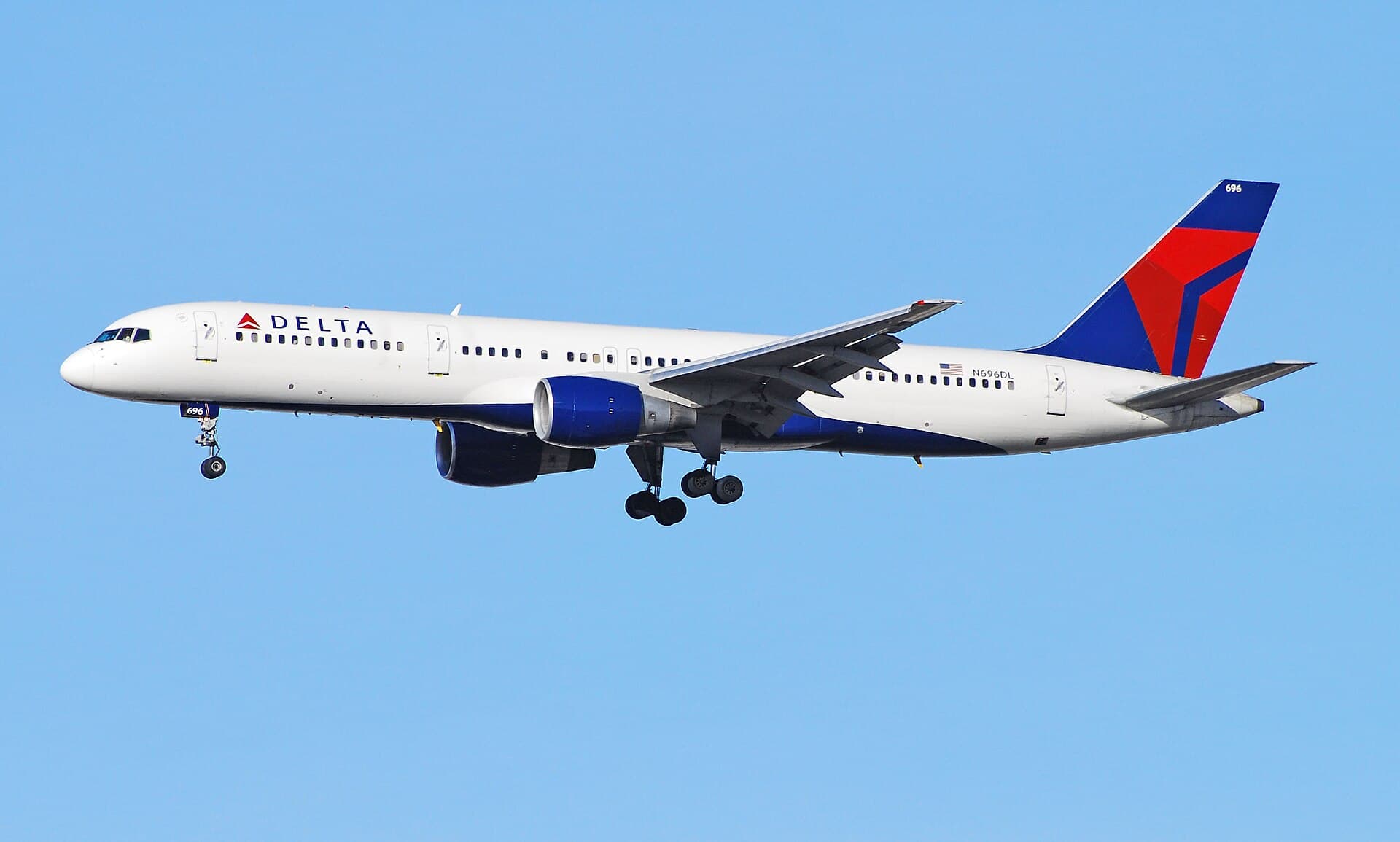 N696DL - Boeing