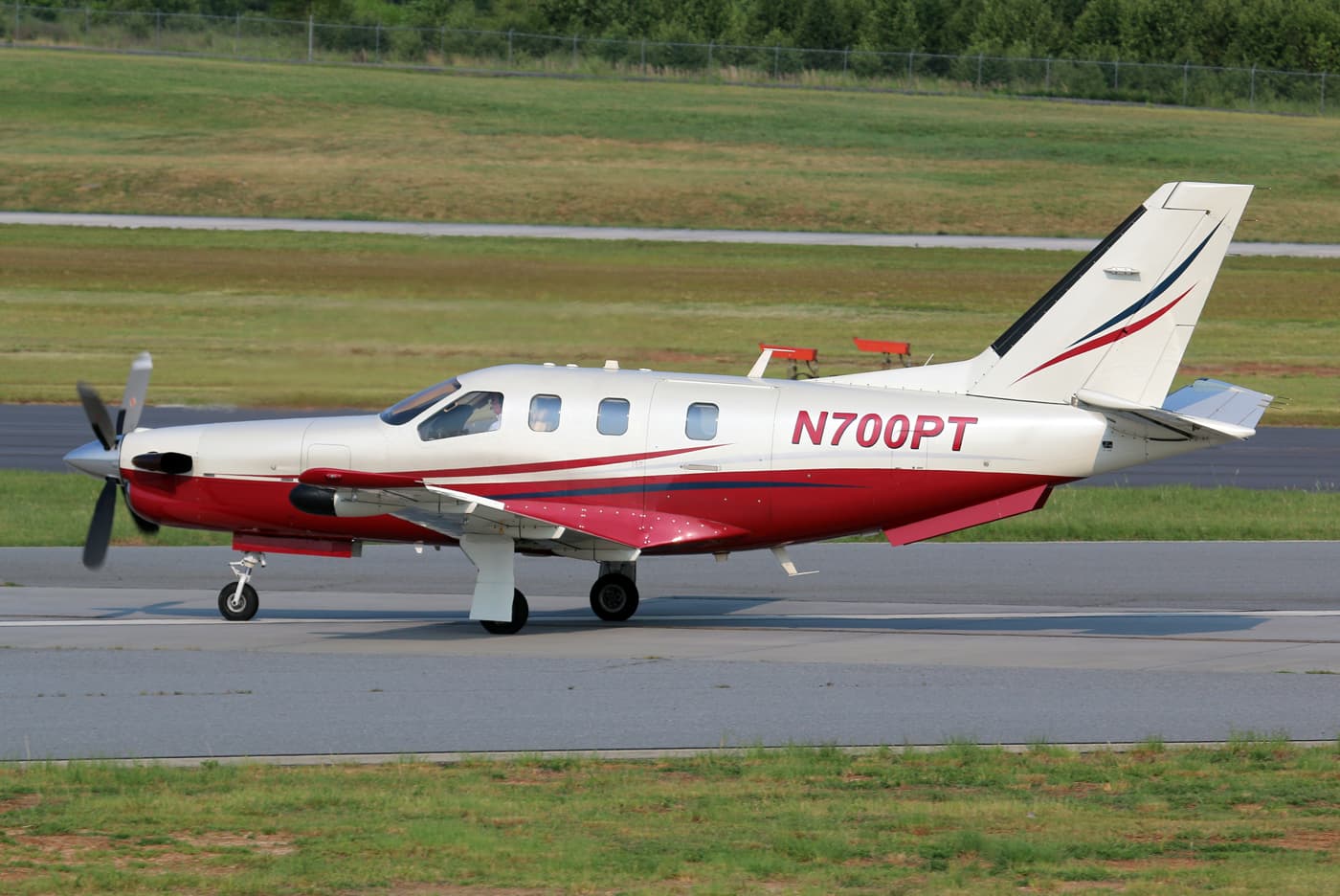 N700PT - Single-engine aircraft