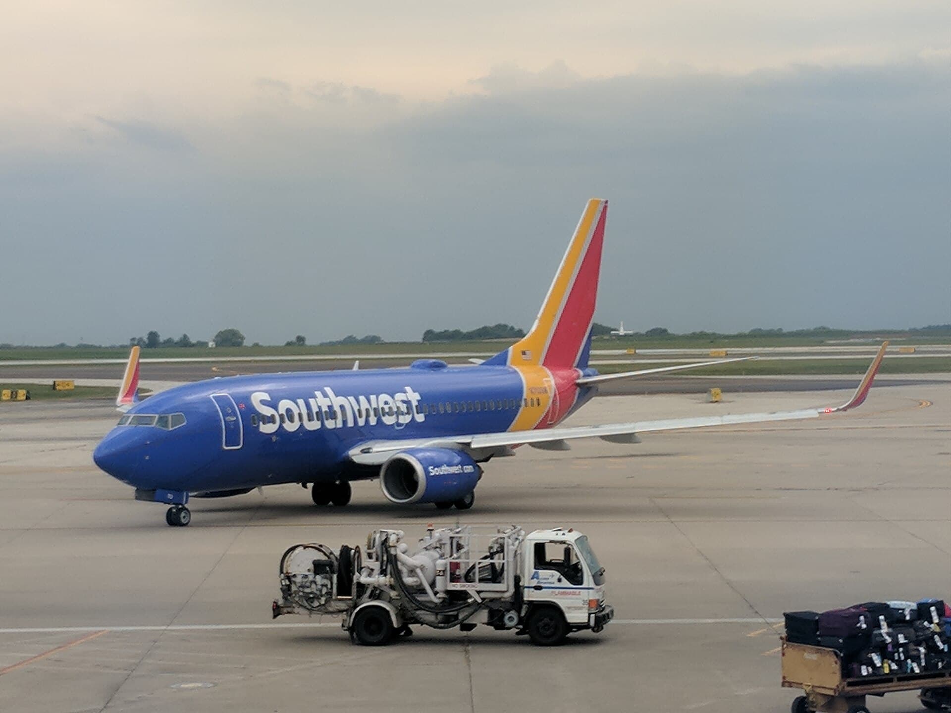 N713SW - Boeing