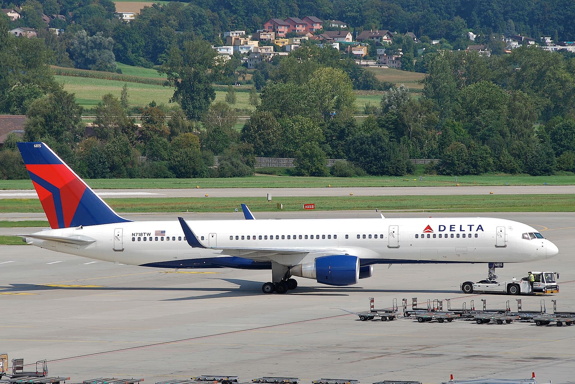 N718TW - Twin-engine aircraft