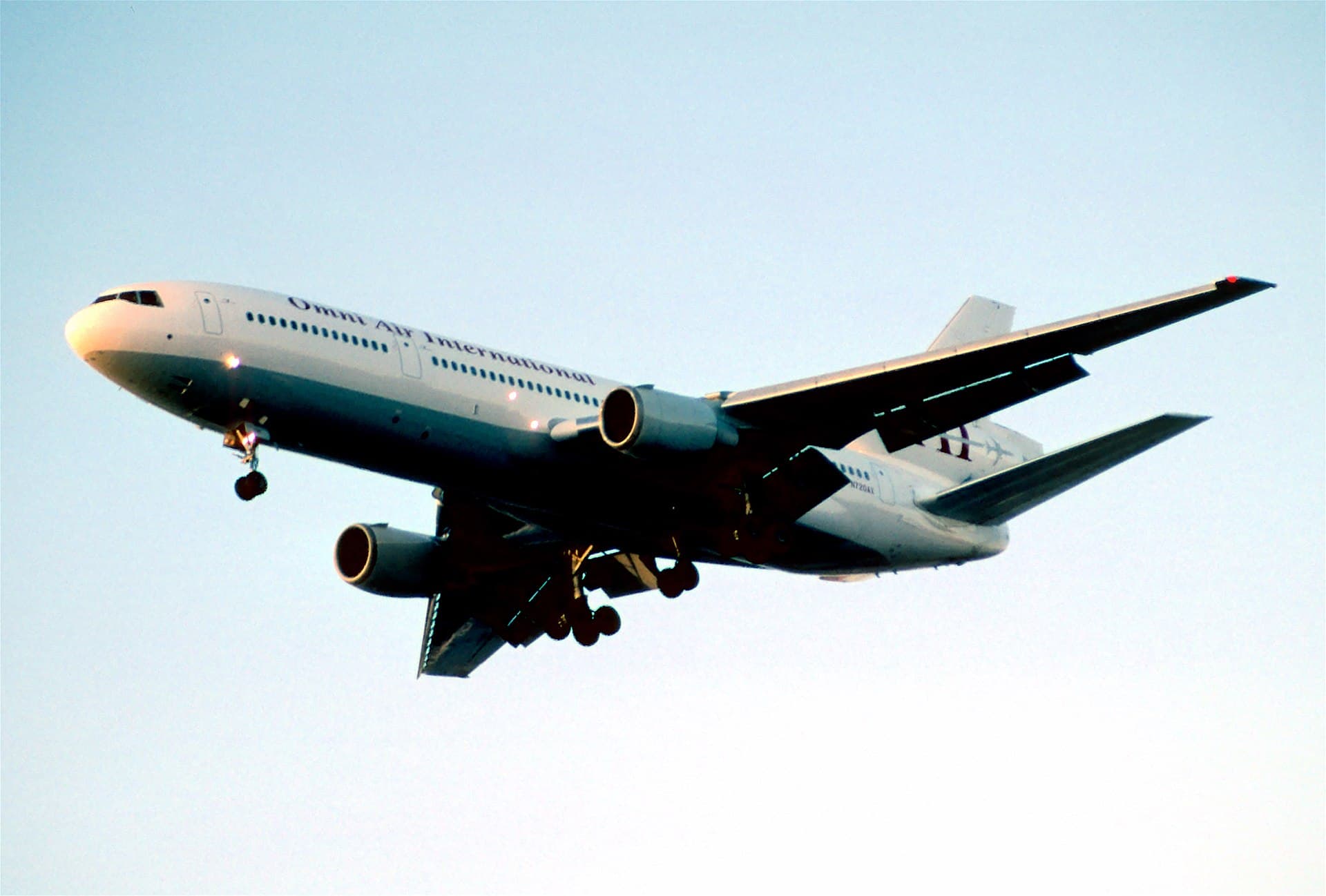 N720AX - Twin-engine aircraft