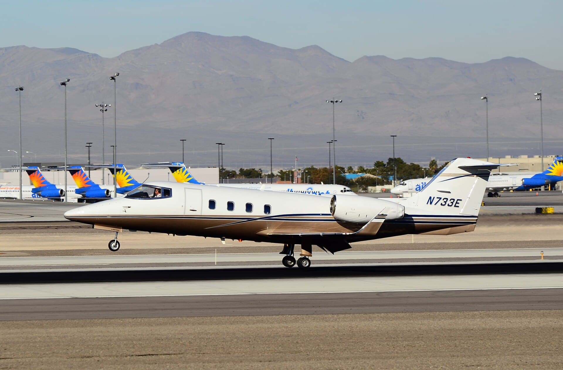 N733E - Business jet