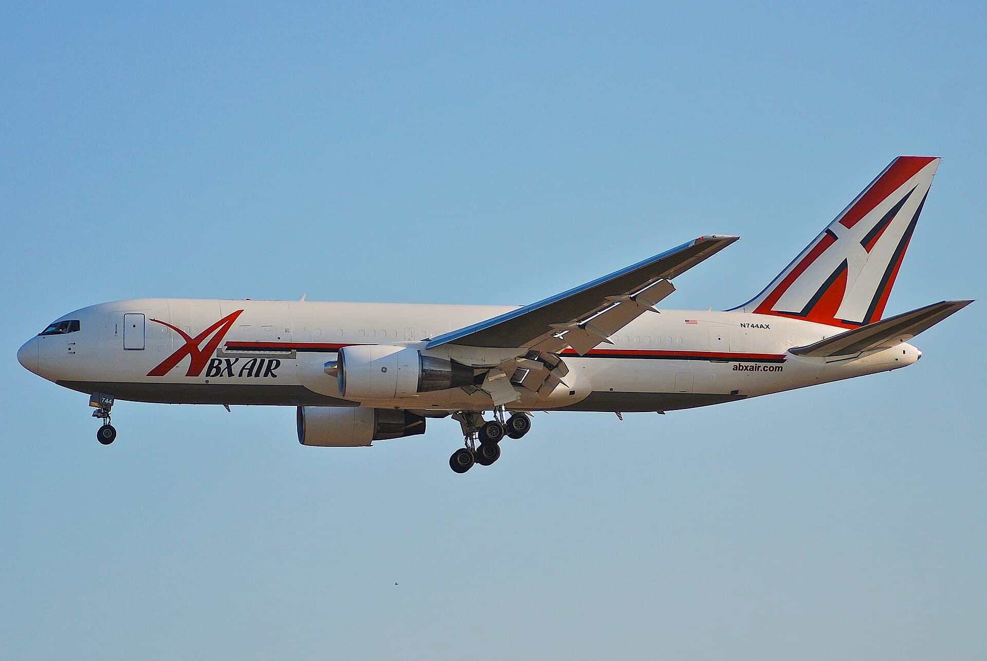 N744AX - Boeing