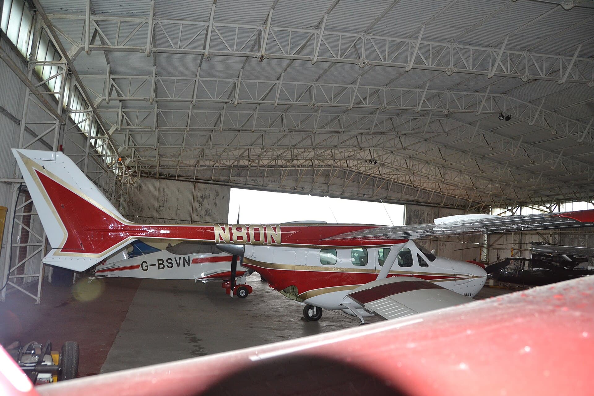 N80N - Twin-engine aircraft