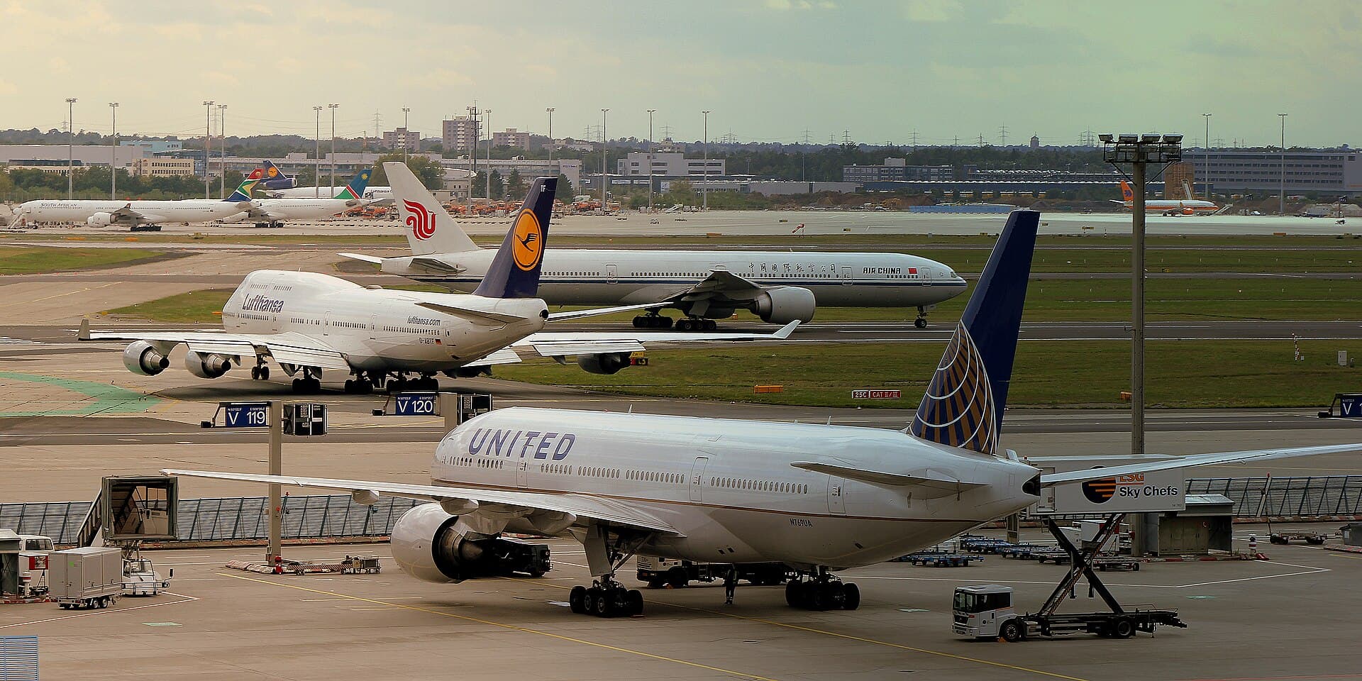 N769UA - Boeing