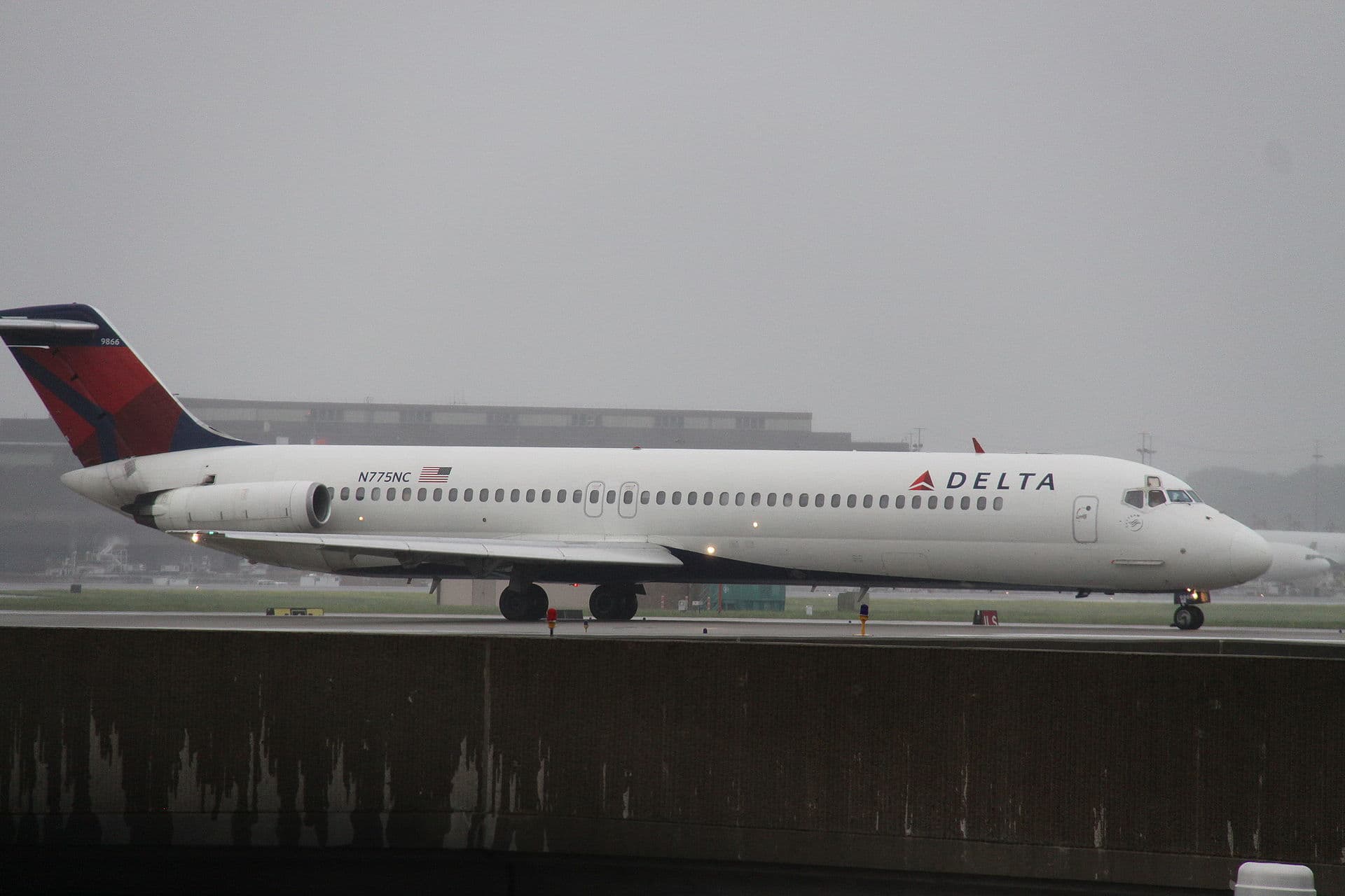 N775NC - Douglas
