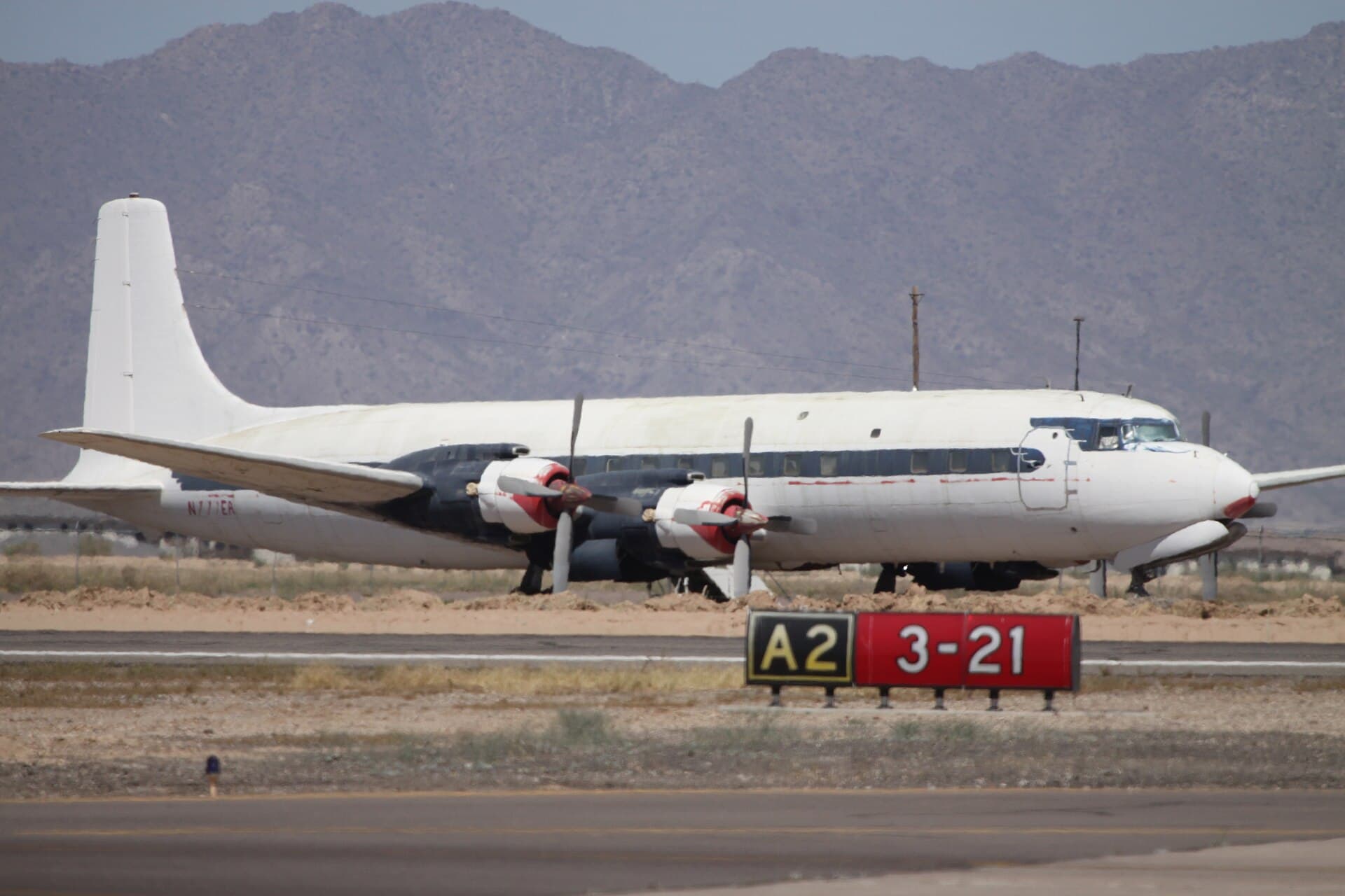 N777EA - Douglas