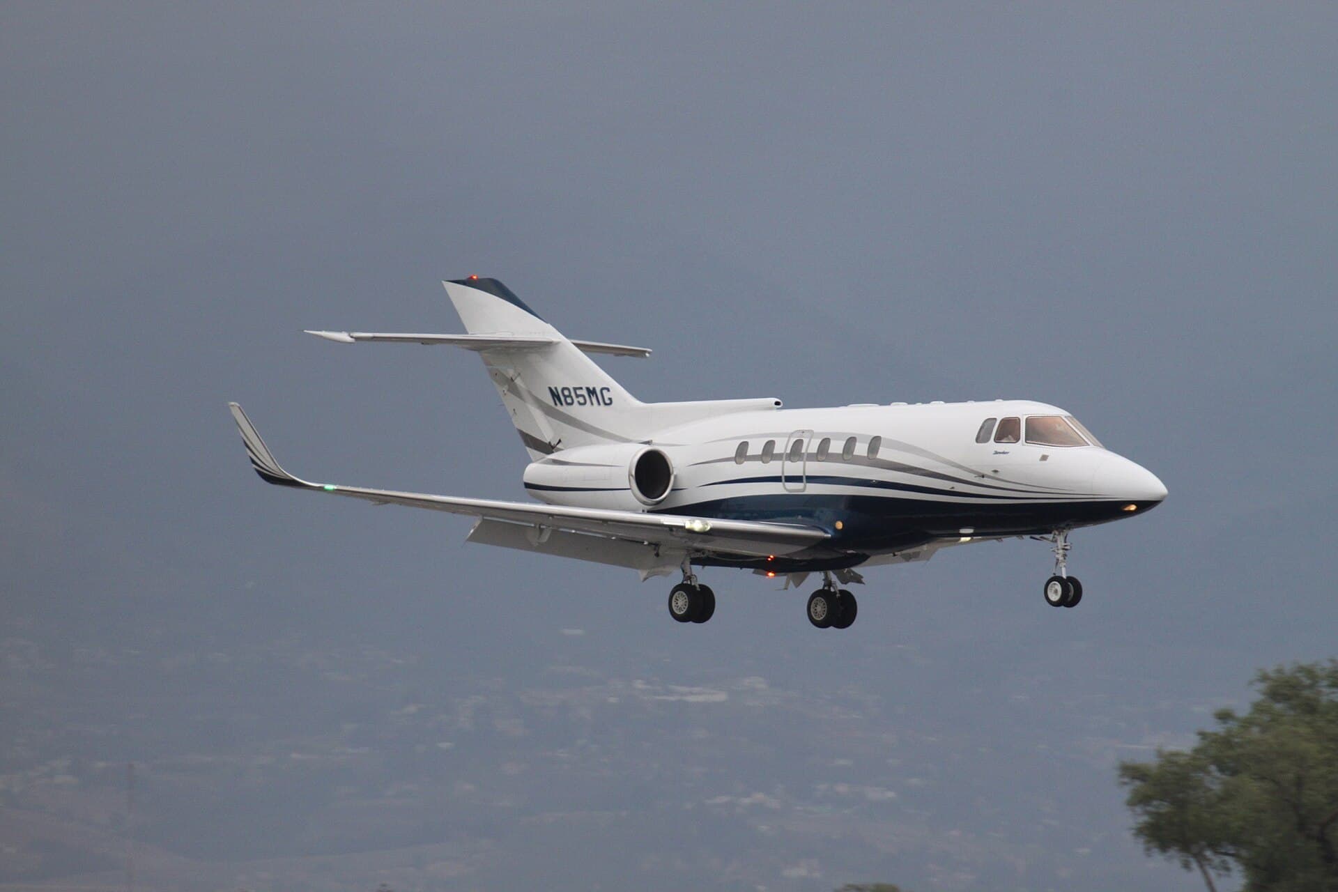 N85MG - Business jet