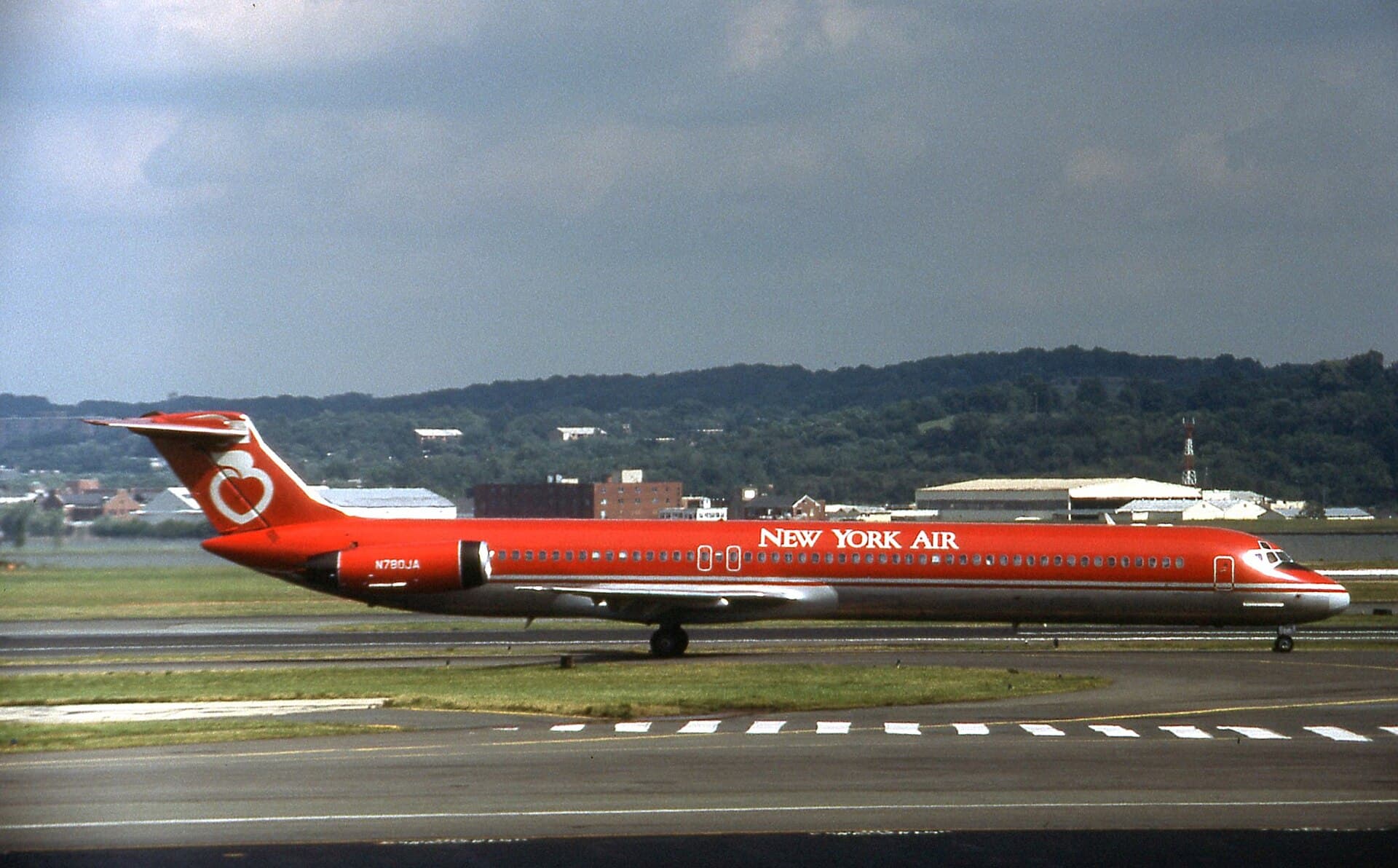 N780JA - Twin-engine aircraft