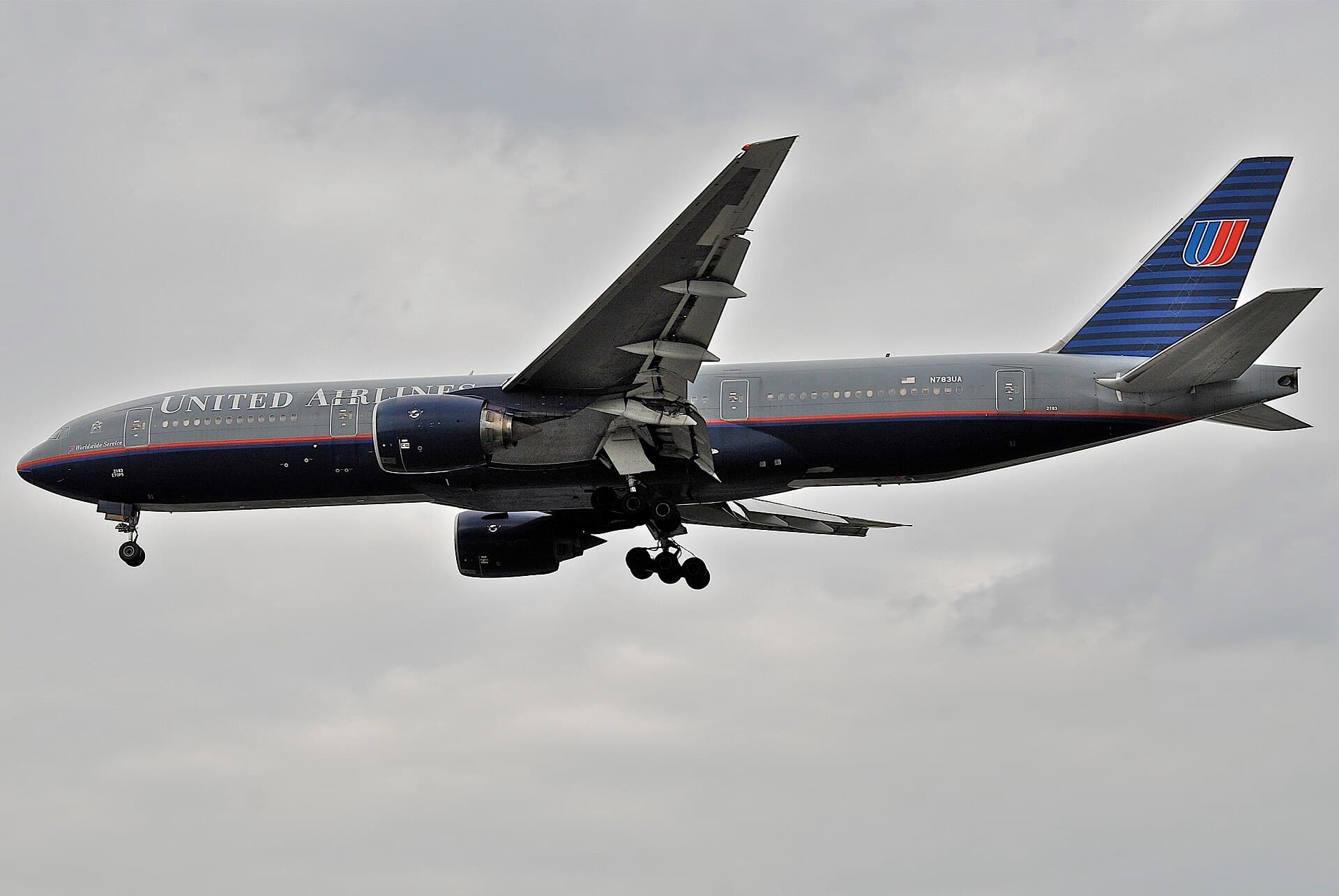 N783UA - Twin-engine aircraft