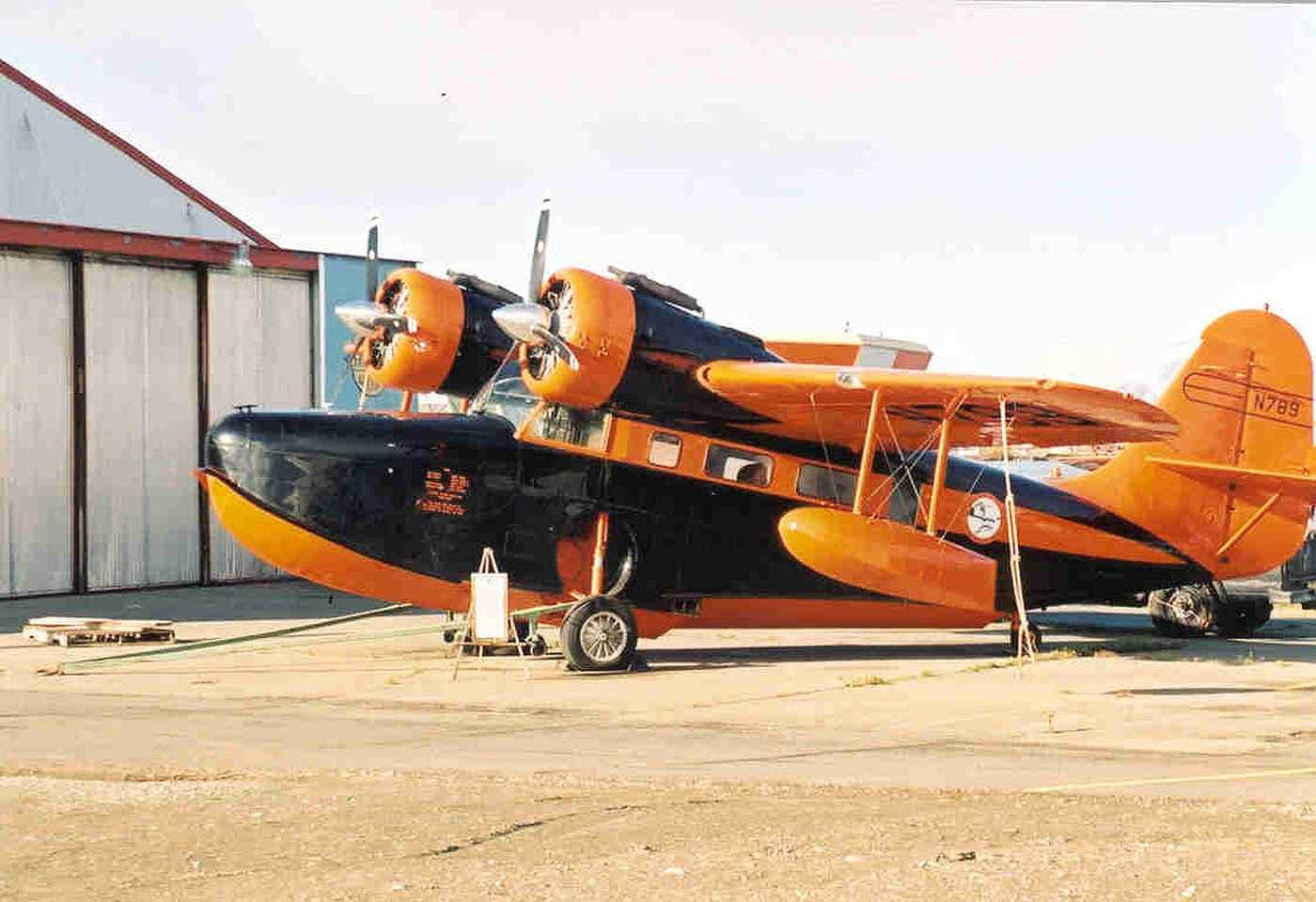 N789 - Twin-engine aircraft