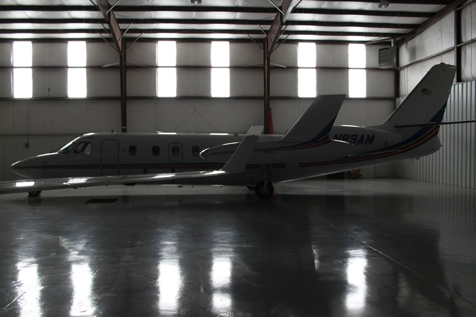N89AM - Business jet