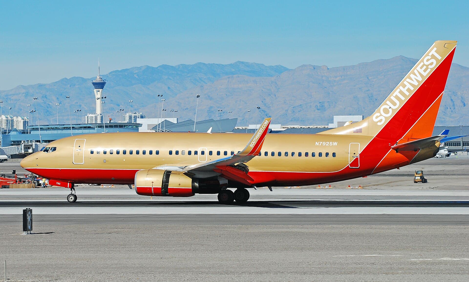 N792SW - Twin-engine aircraft