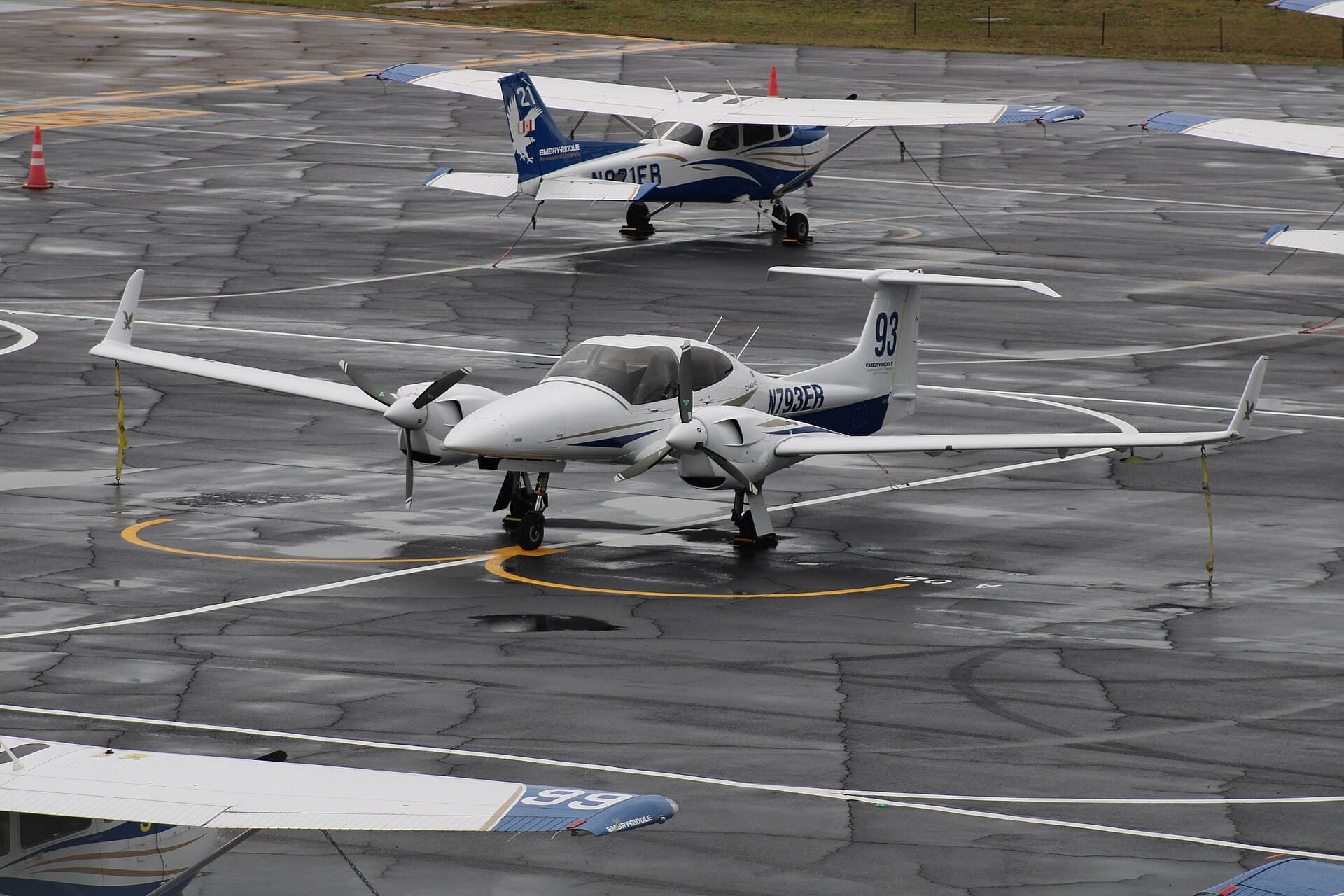 N793ER - Twin-engine aircraft