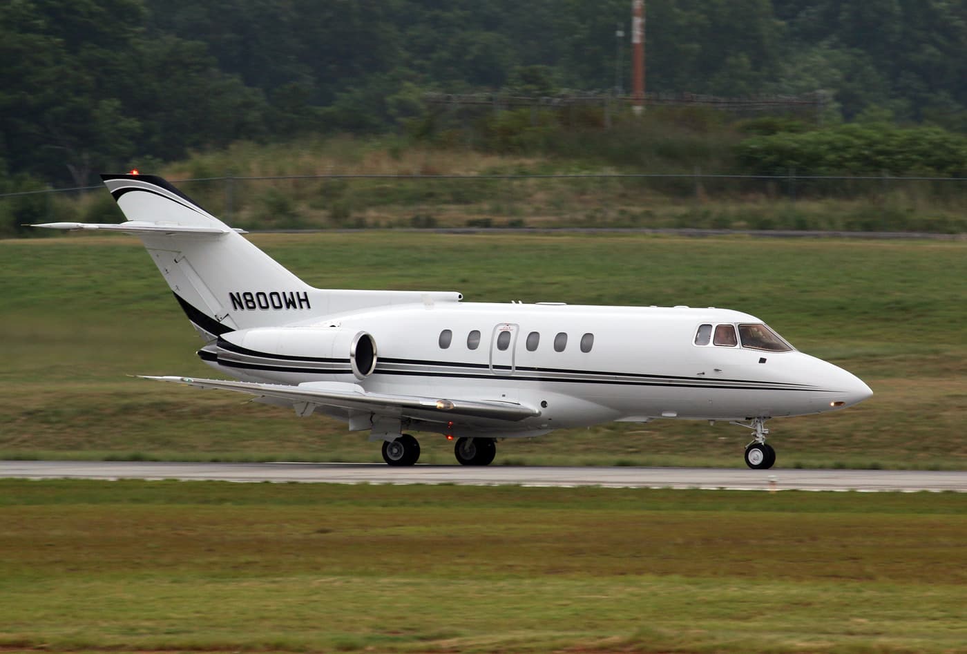 N800WH - Business jet