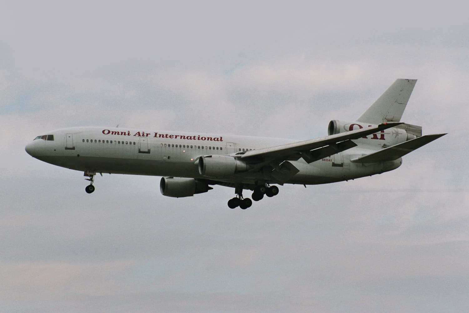 N810AX - Douglas