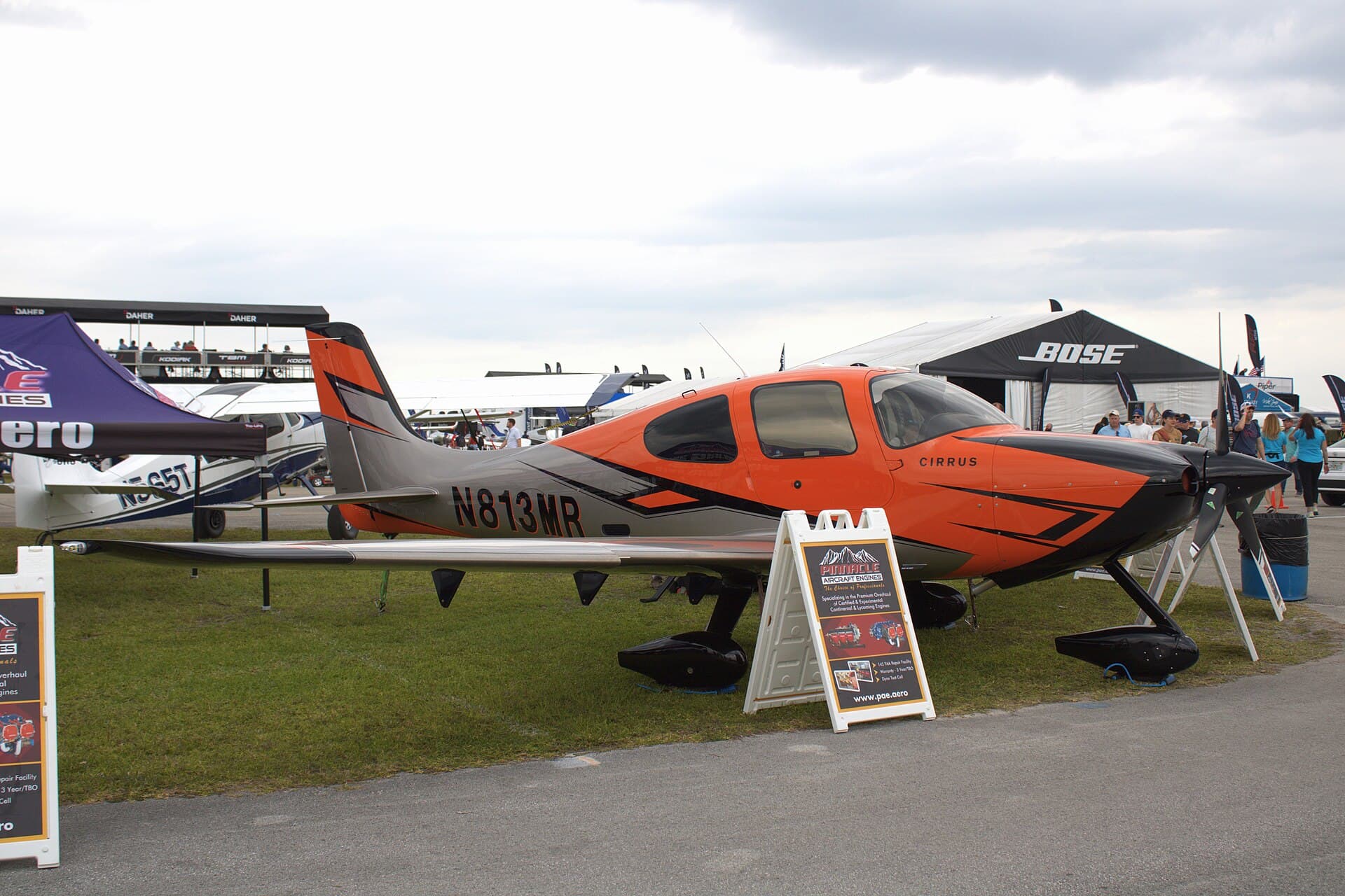N813MR - Cirrus
