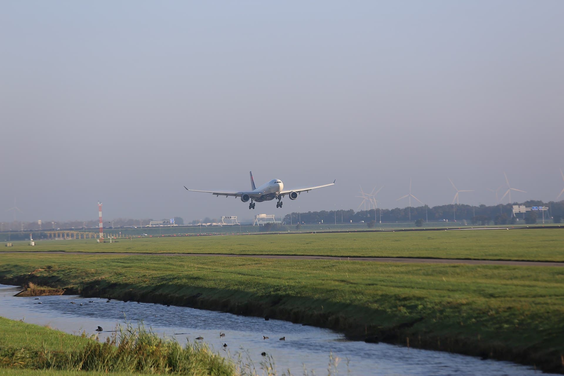 N815NW — Twin-engine aircraft