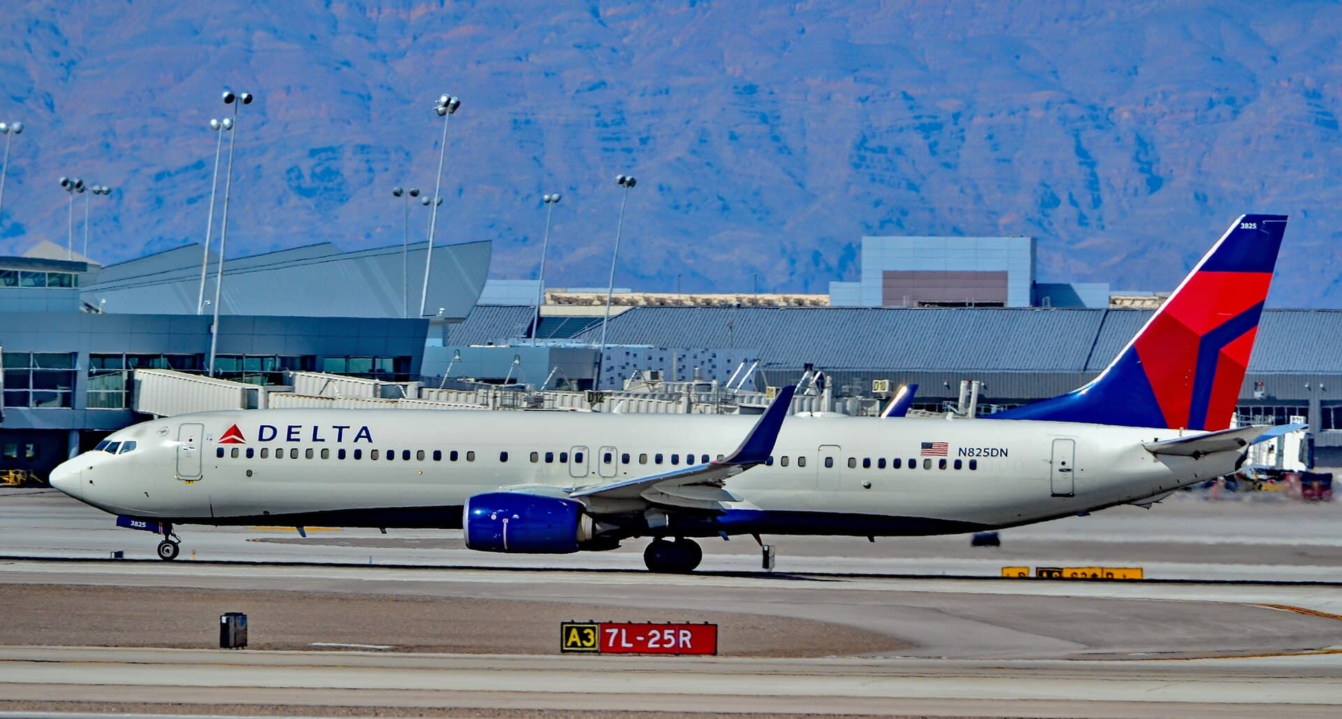 N825DN - Boeing