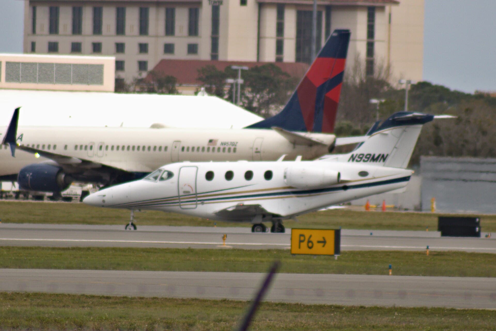 N99MN - Business jet