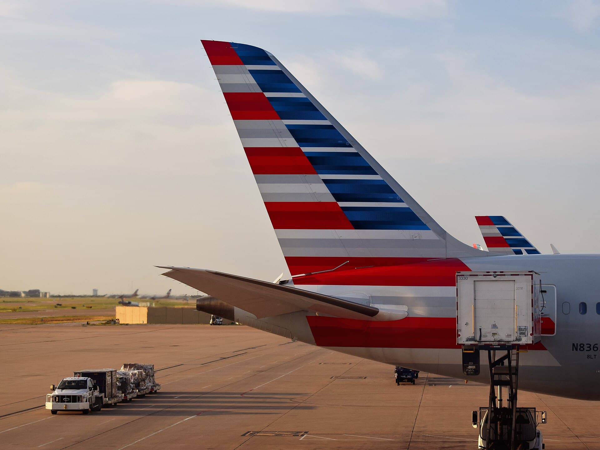N836AA - Boeing
