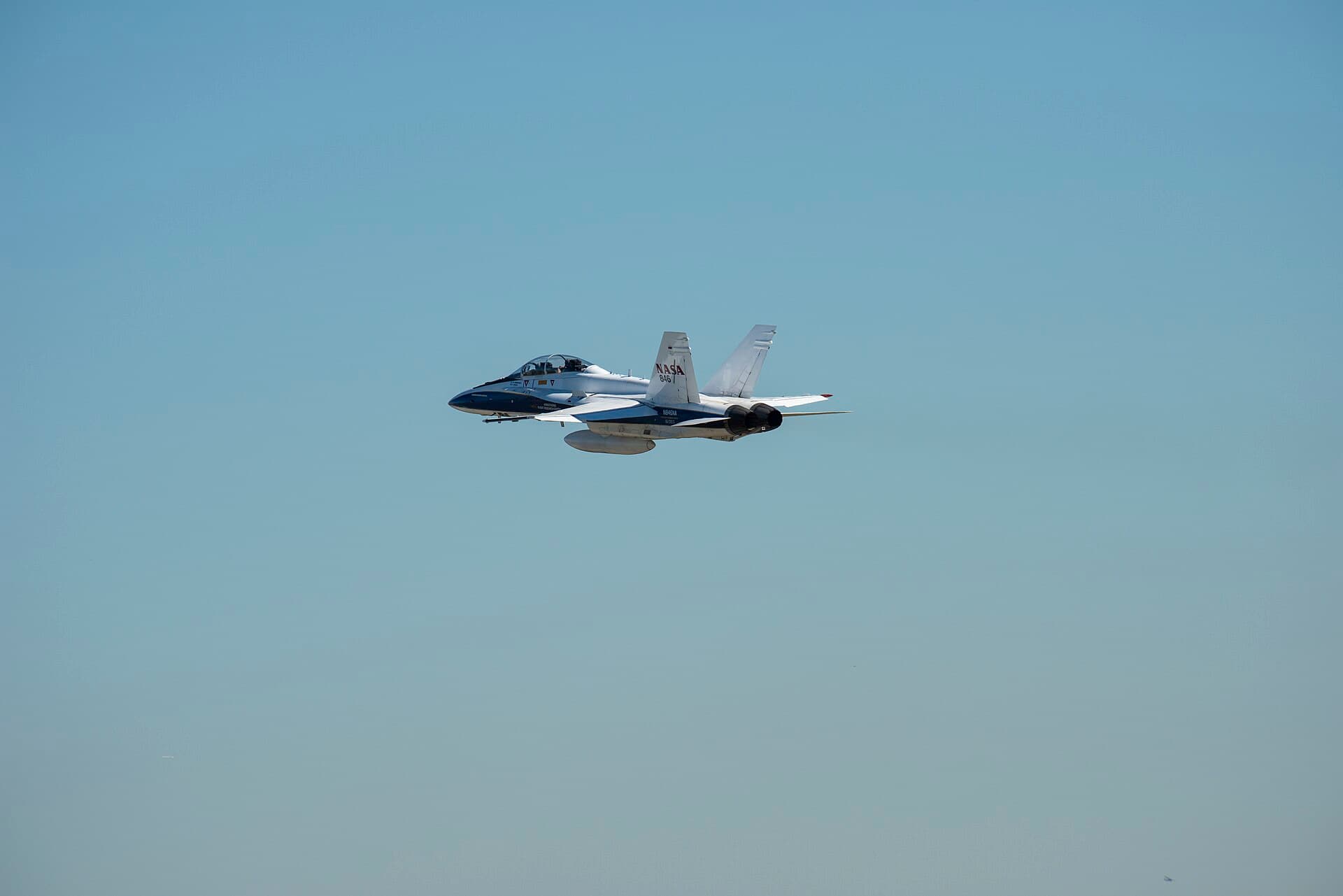N846NA — Twin-engine aircraft
