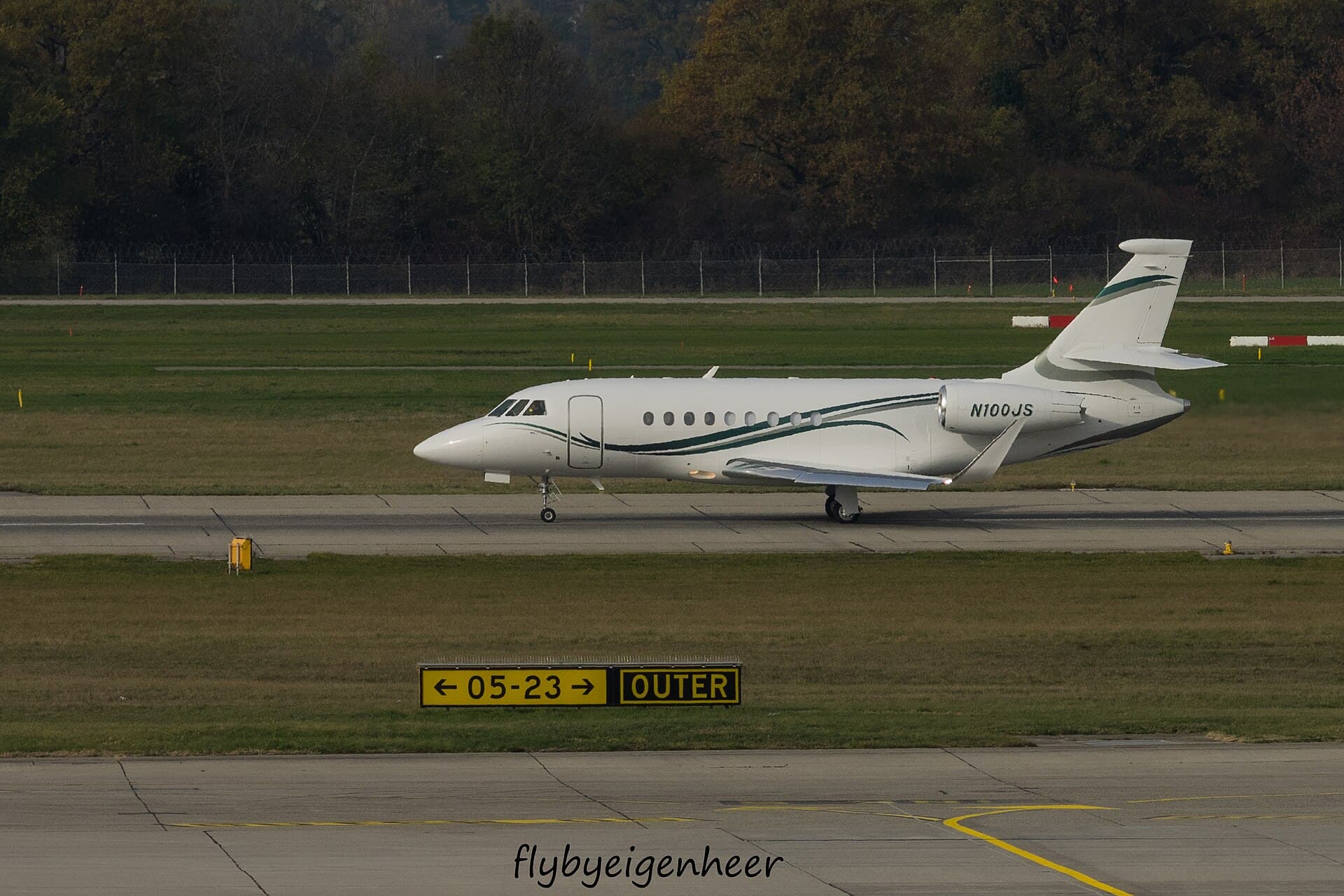 N100JS - Business jet