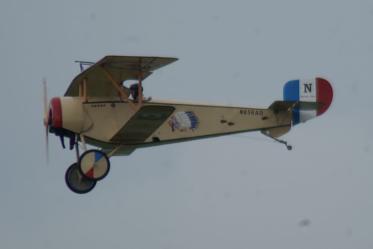 - Single-engine aircraft
