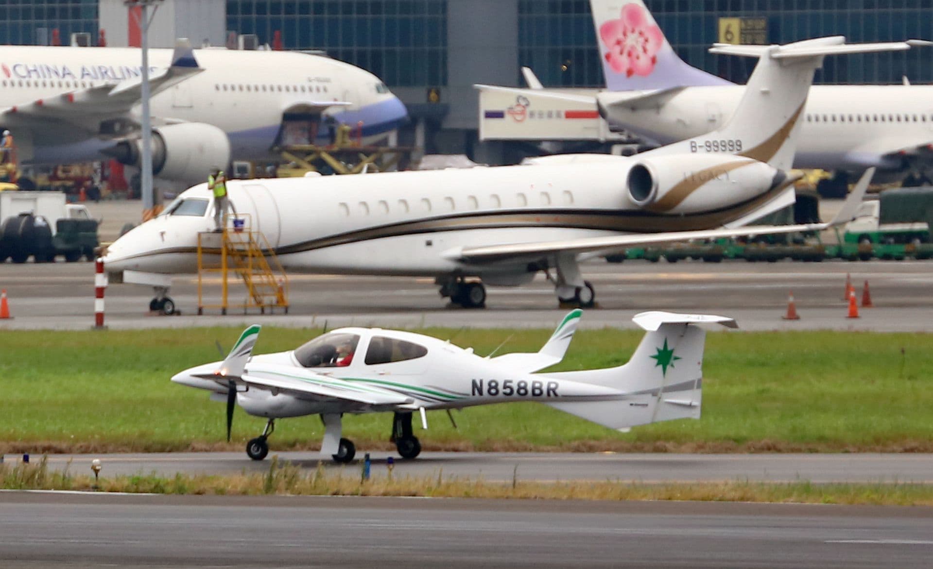 N858BR - Diamond