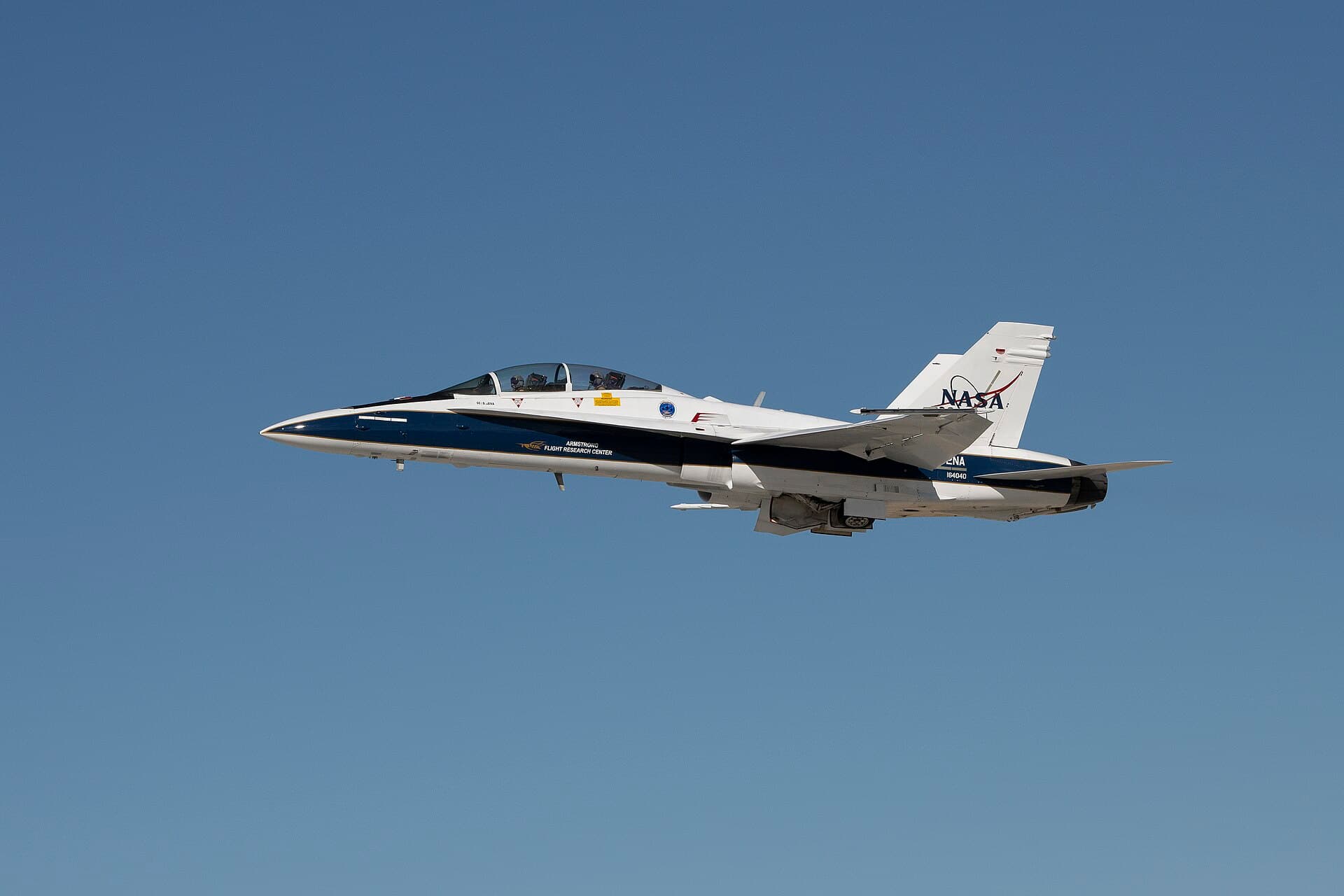 N862NA — Twin-engine aircraft