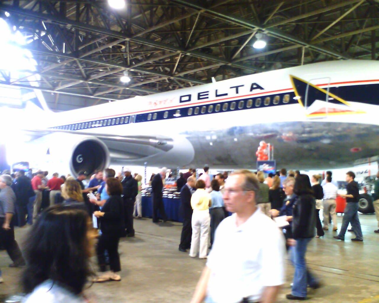N102DA - Twin-engine aircraft