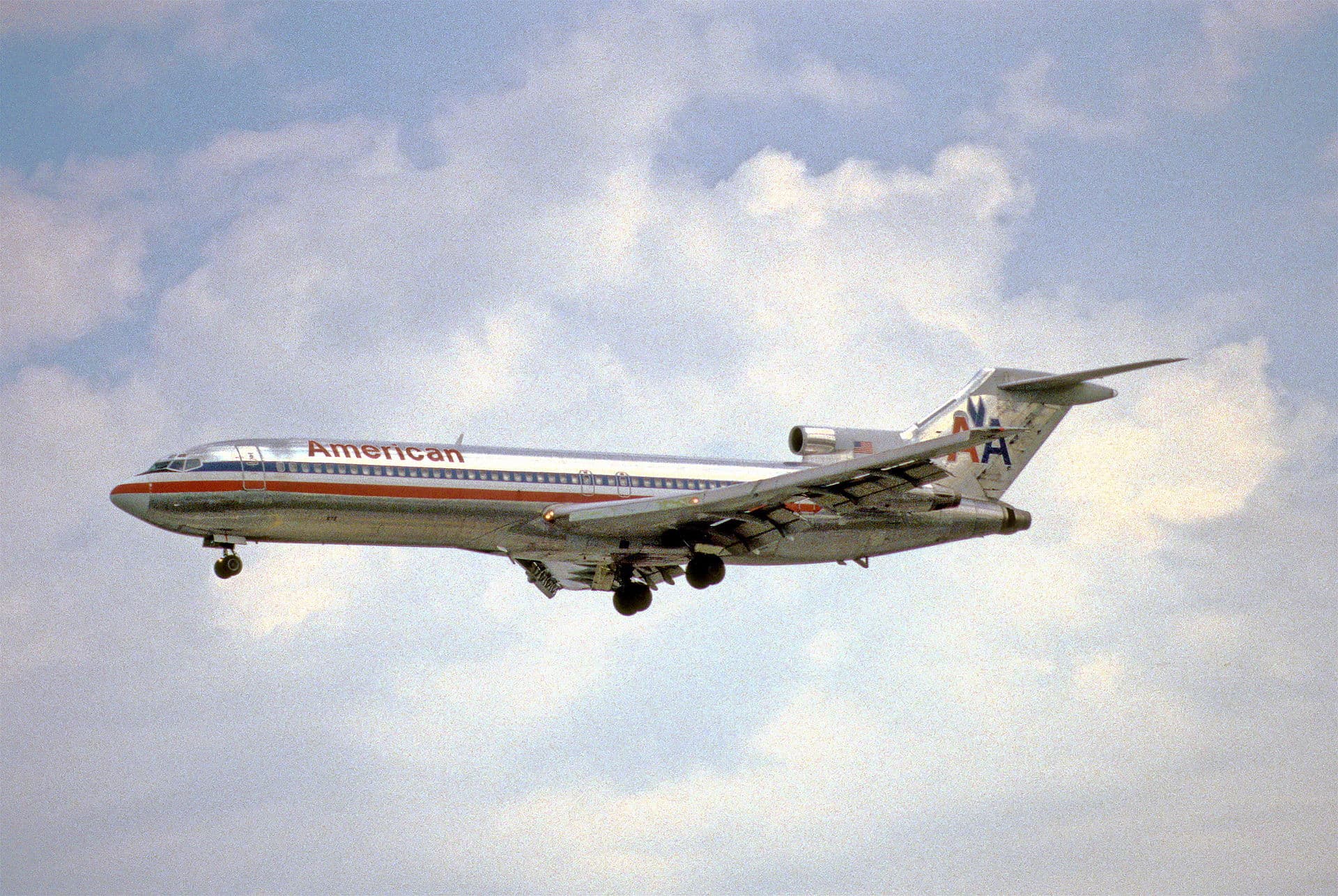 N878AA - Aircraft