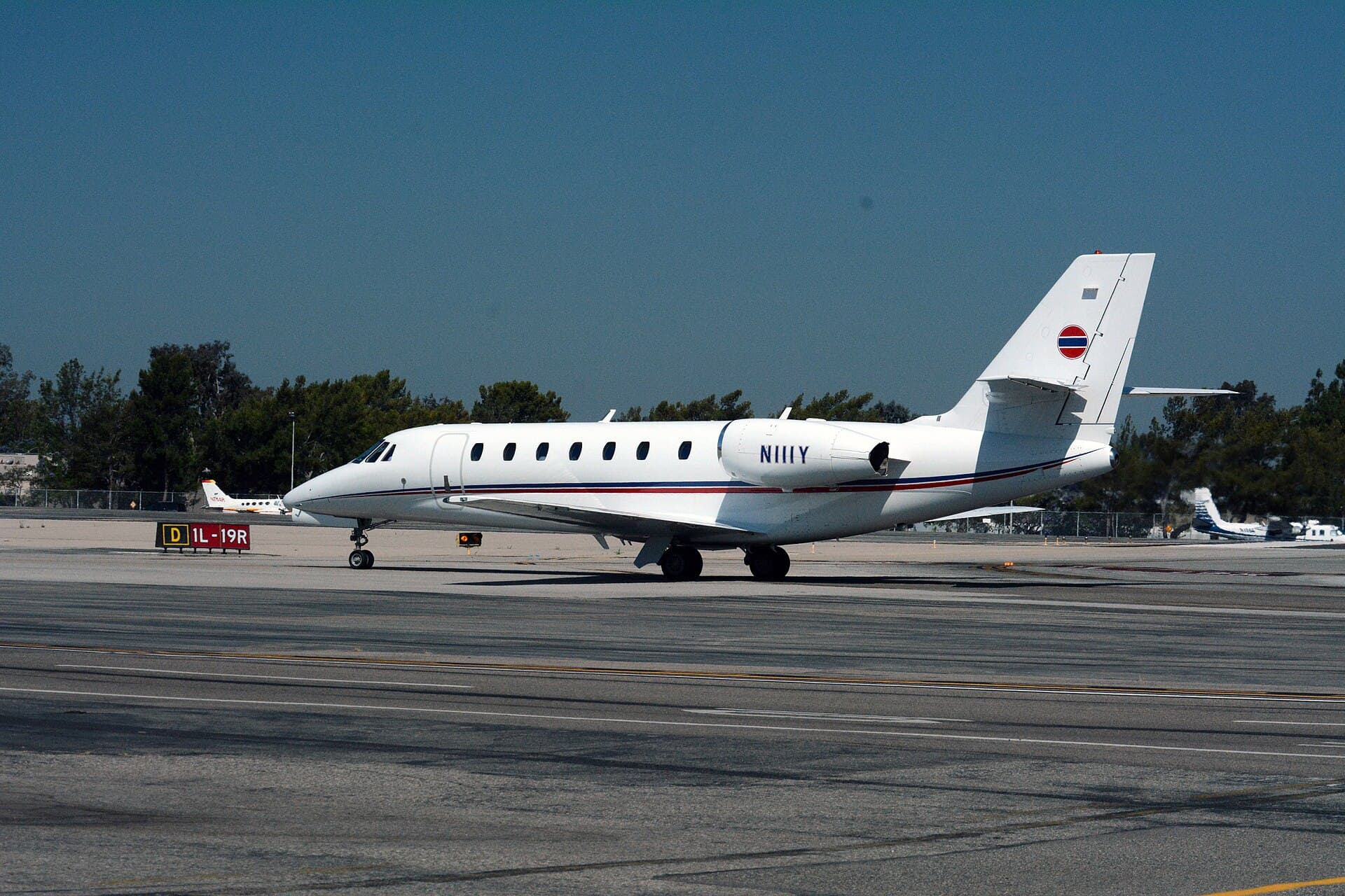 N111Y - Business jet