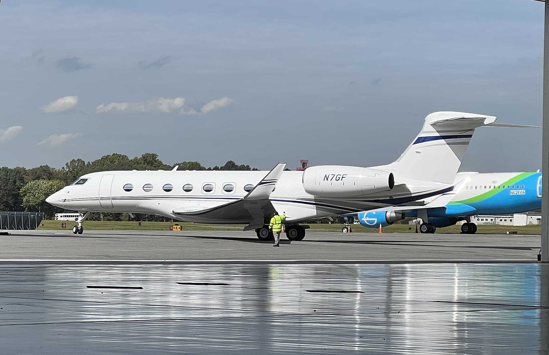 N7GF - Business jet