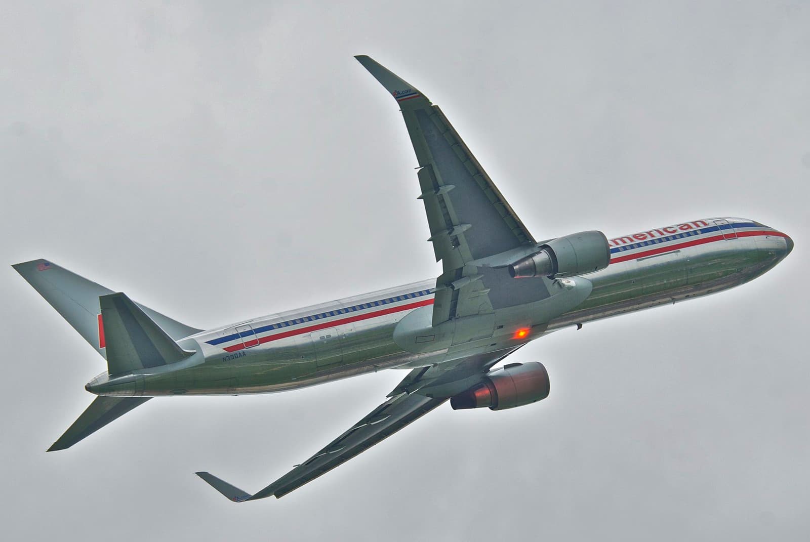 N390AA - Boeing