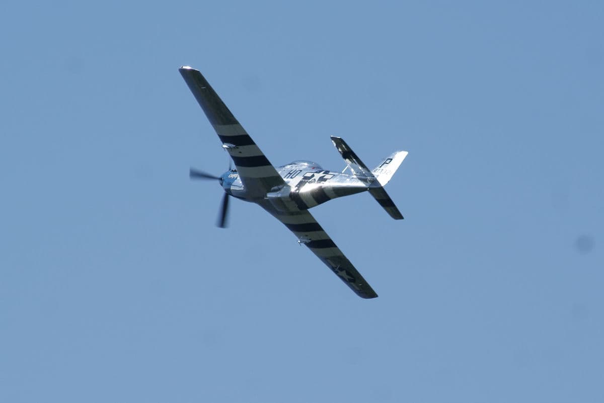 - Single-engine aircraft