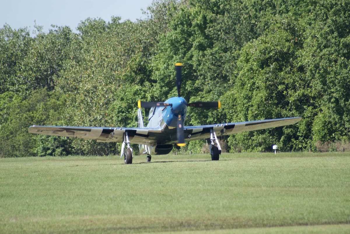 - Single-engine aircraft