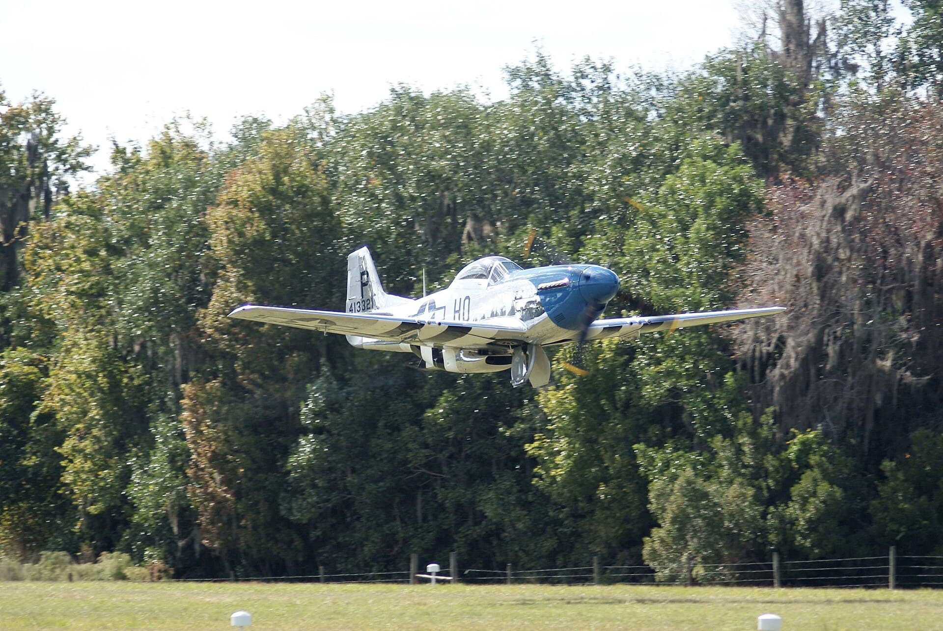 - Single-engine aircraft