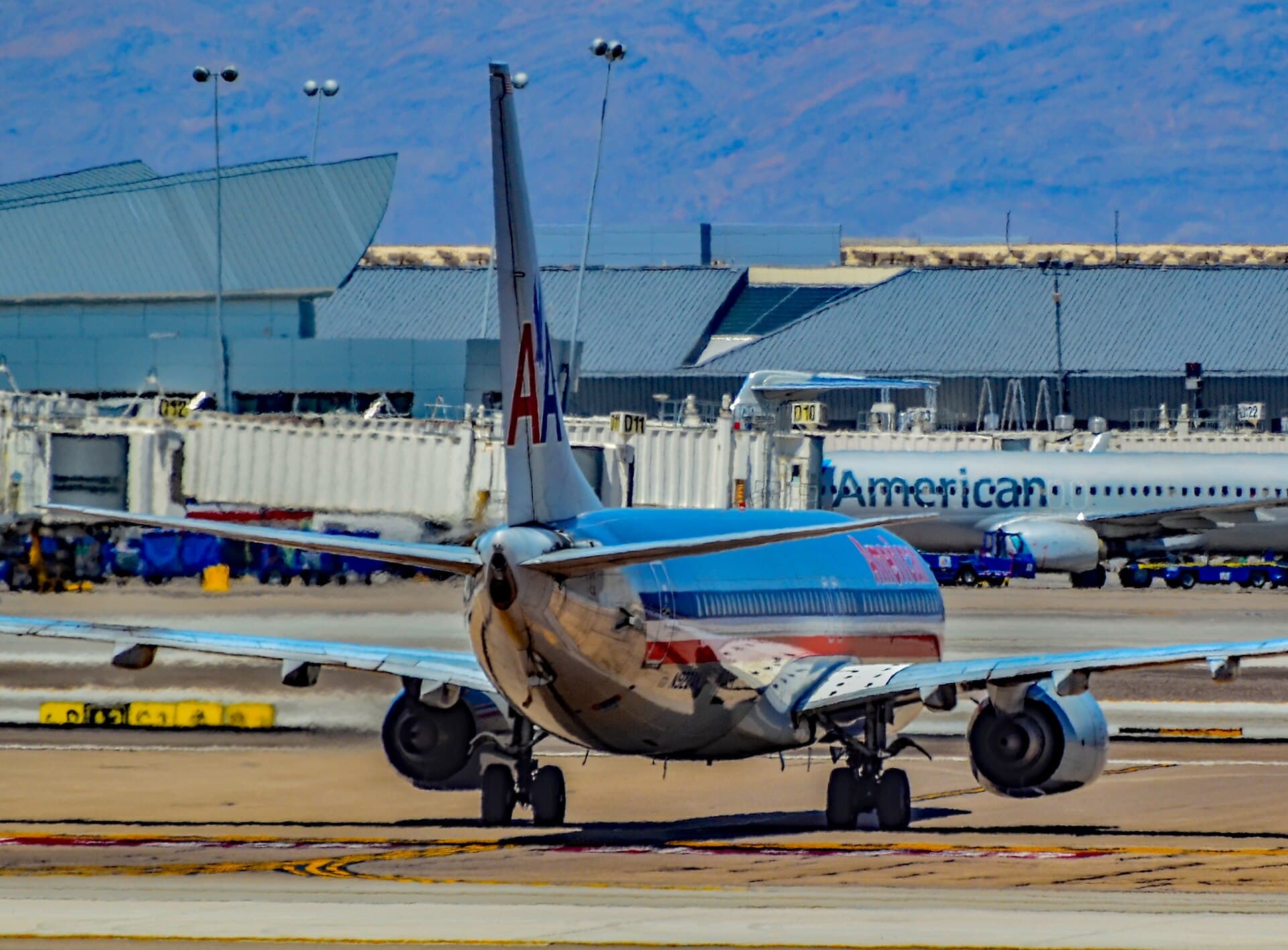 N922AN - Twin-engine aircraft