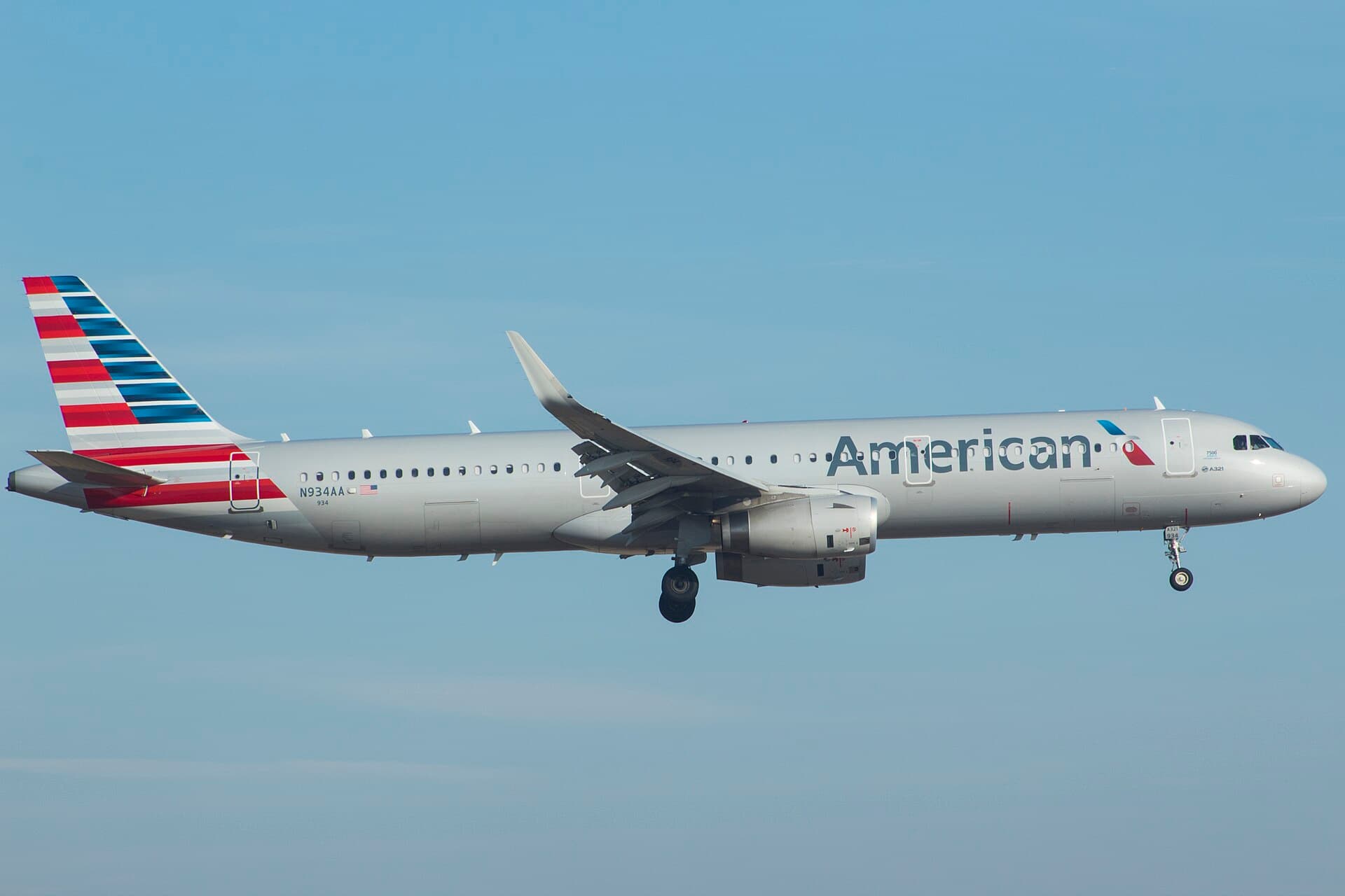 N934AA - Airbus