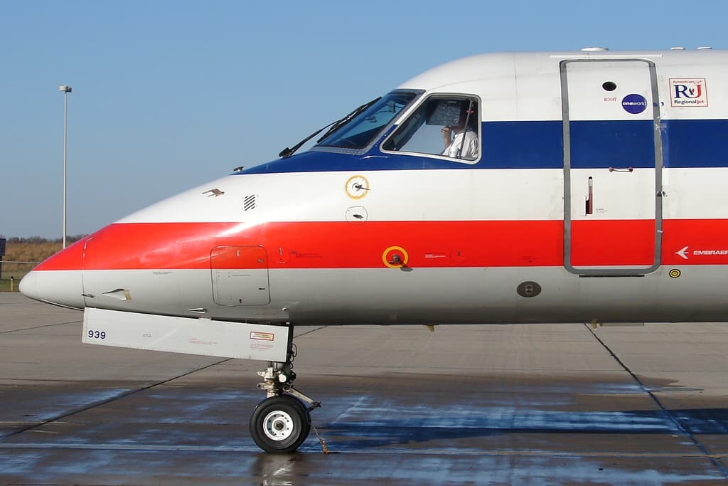 N939AE - Embraer