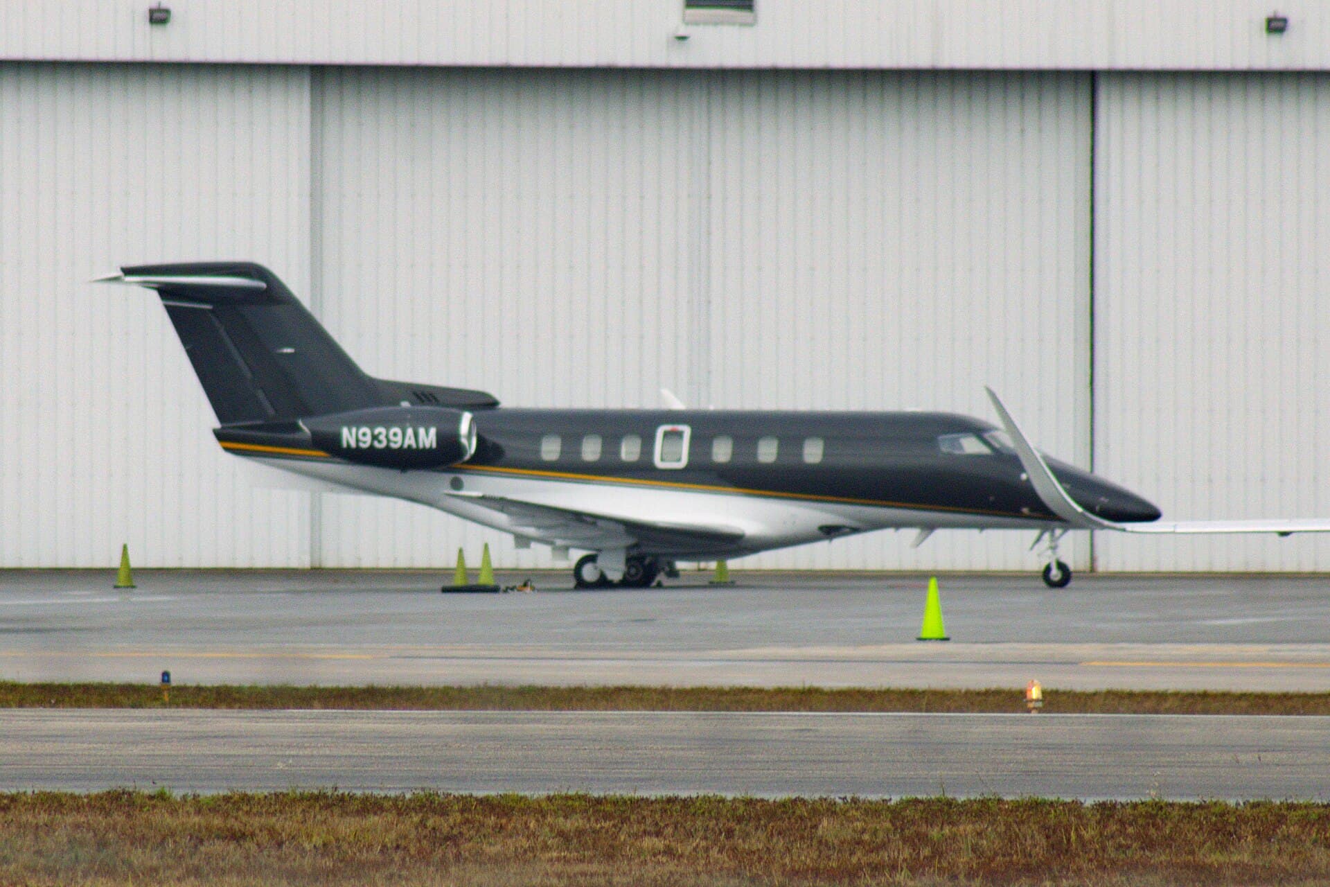 N939AM - Business jet