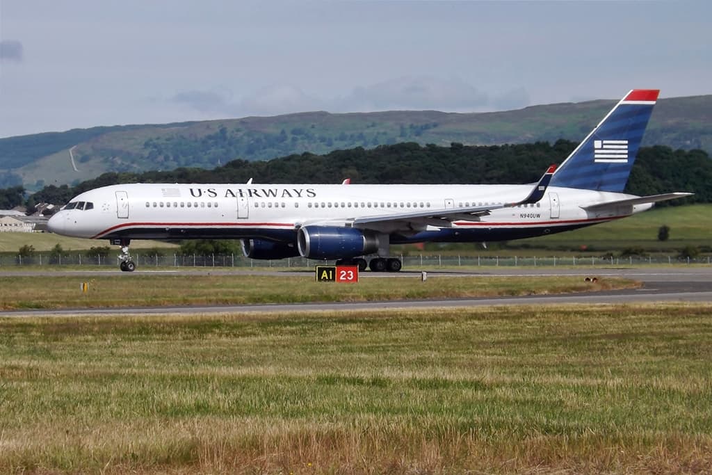 N940UW - Twin-engine aircraft