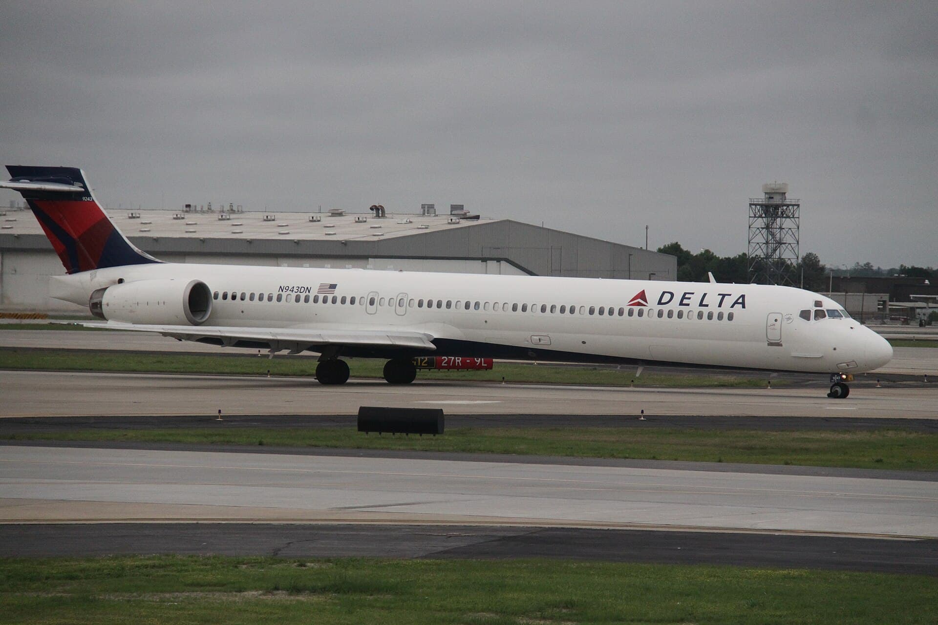 N943DN - Douglas