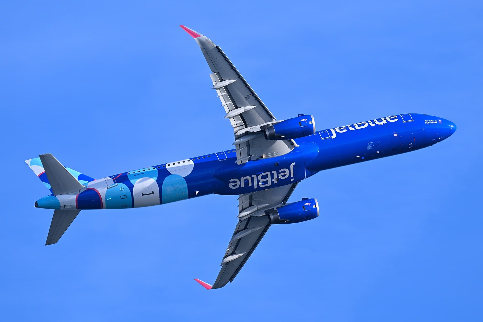 N957JB - Twin-engine aircraft