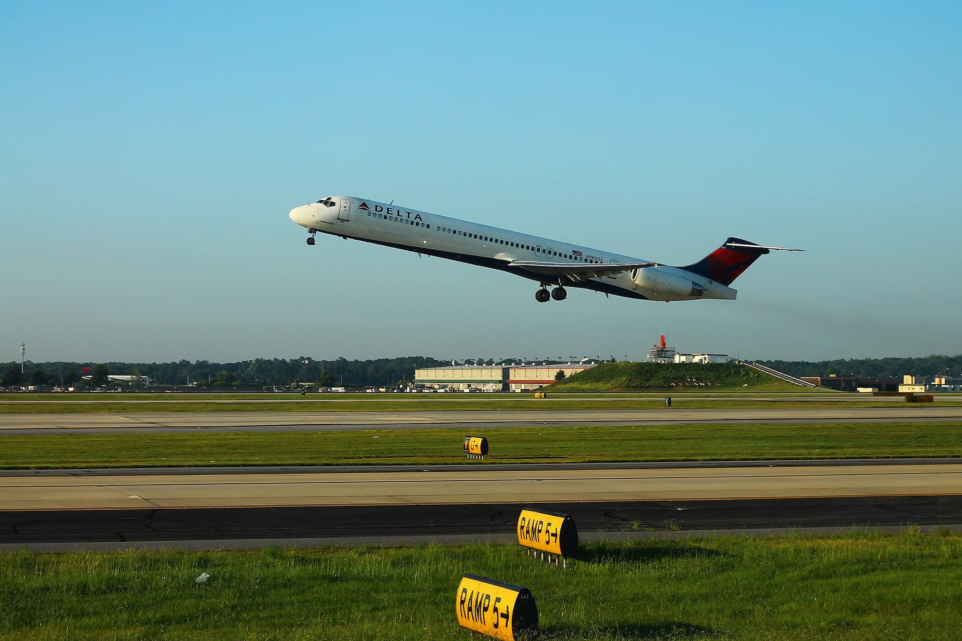 N983DL - Aircraft