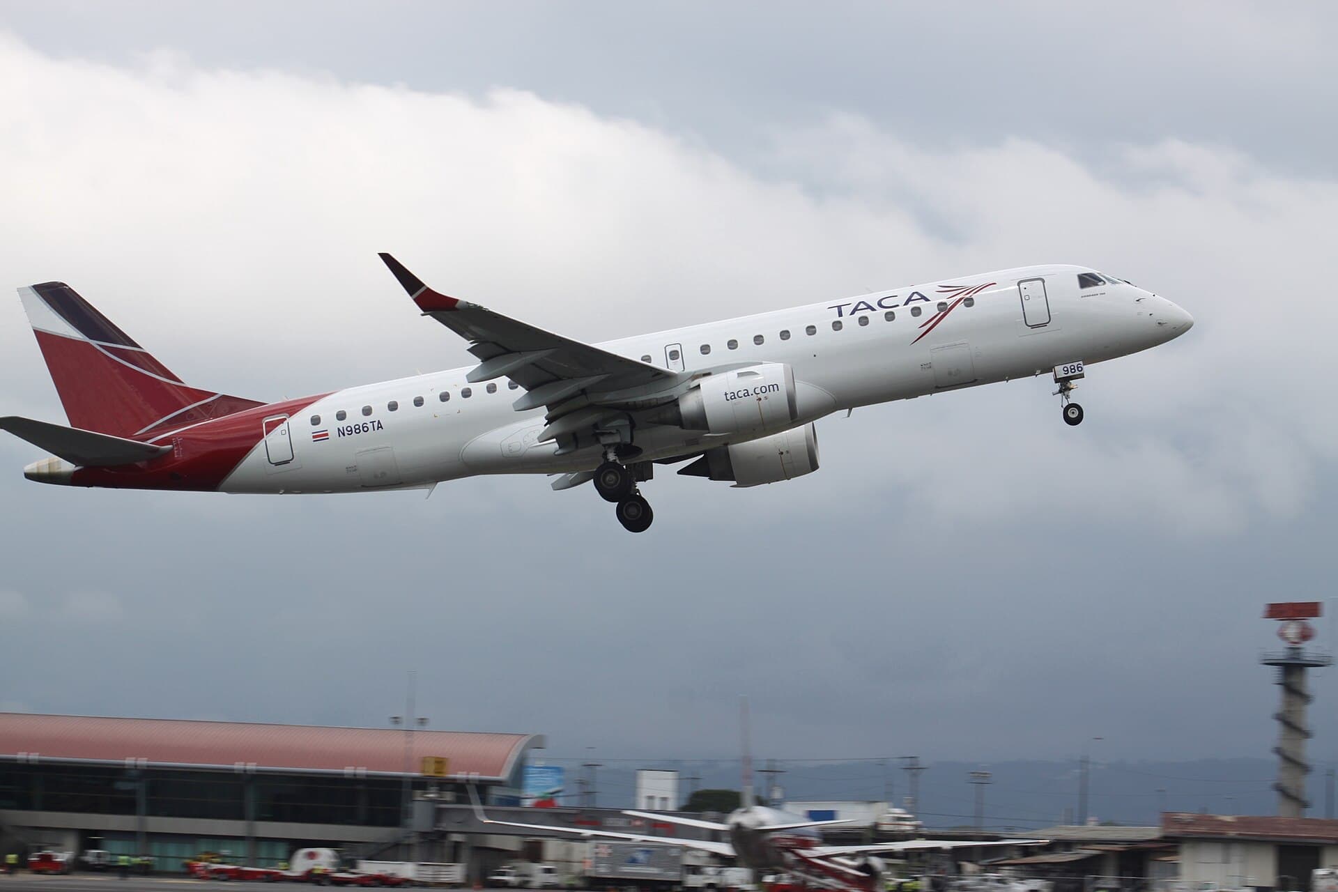 N986TA - Embraer