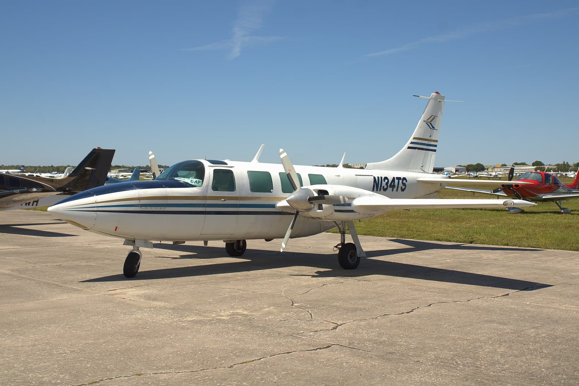 N134TS - Twin-engine aircraft