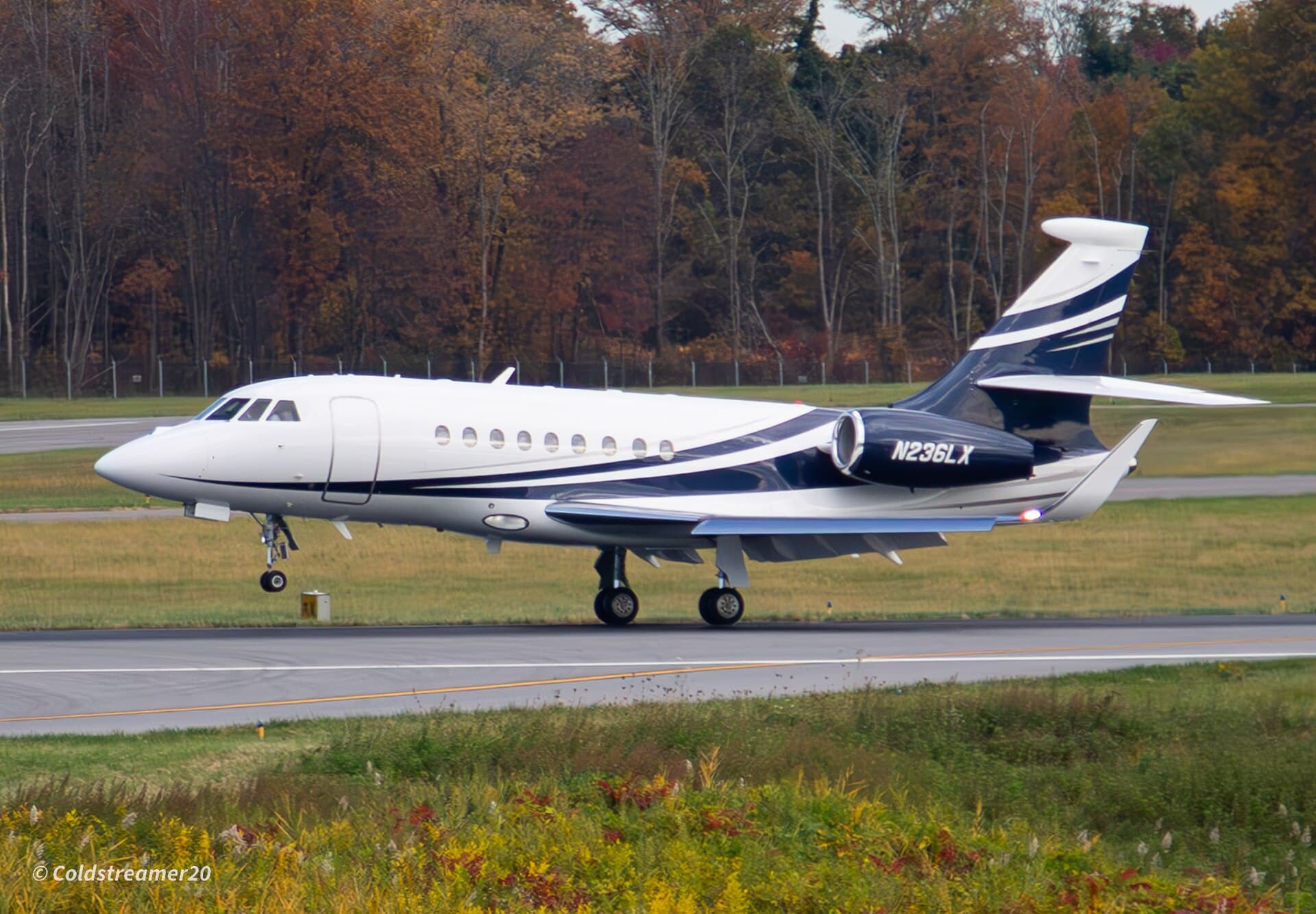N236LX - Business jet