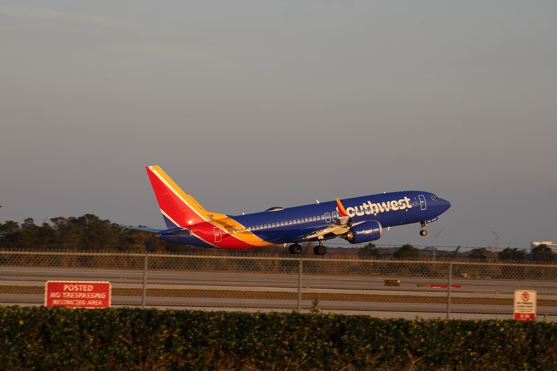 N1806U - Boeing